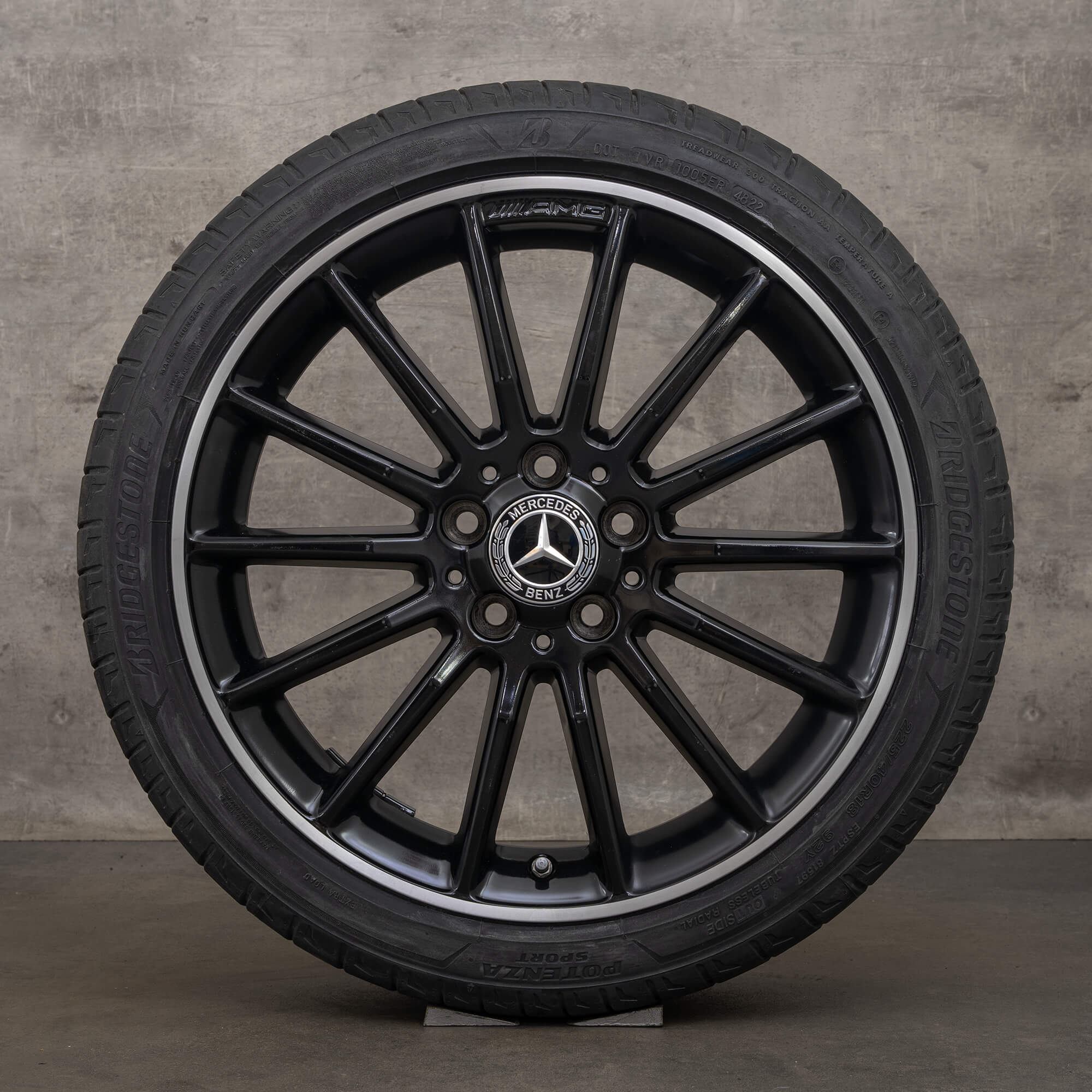 Pneus été d'origine AMG Mercedes Benz CLA C117 X117 18 pouces jantes A1764011000 roues noires