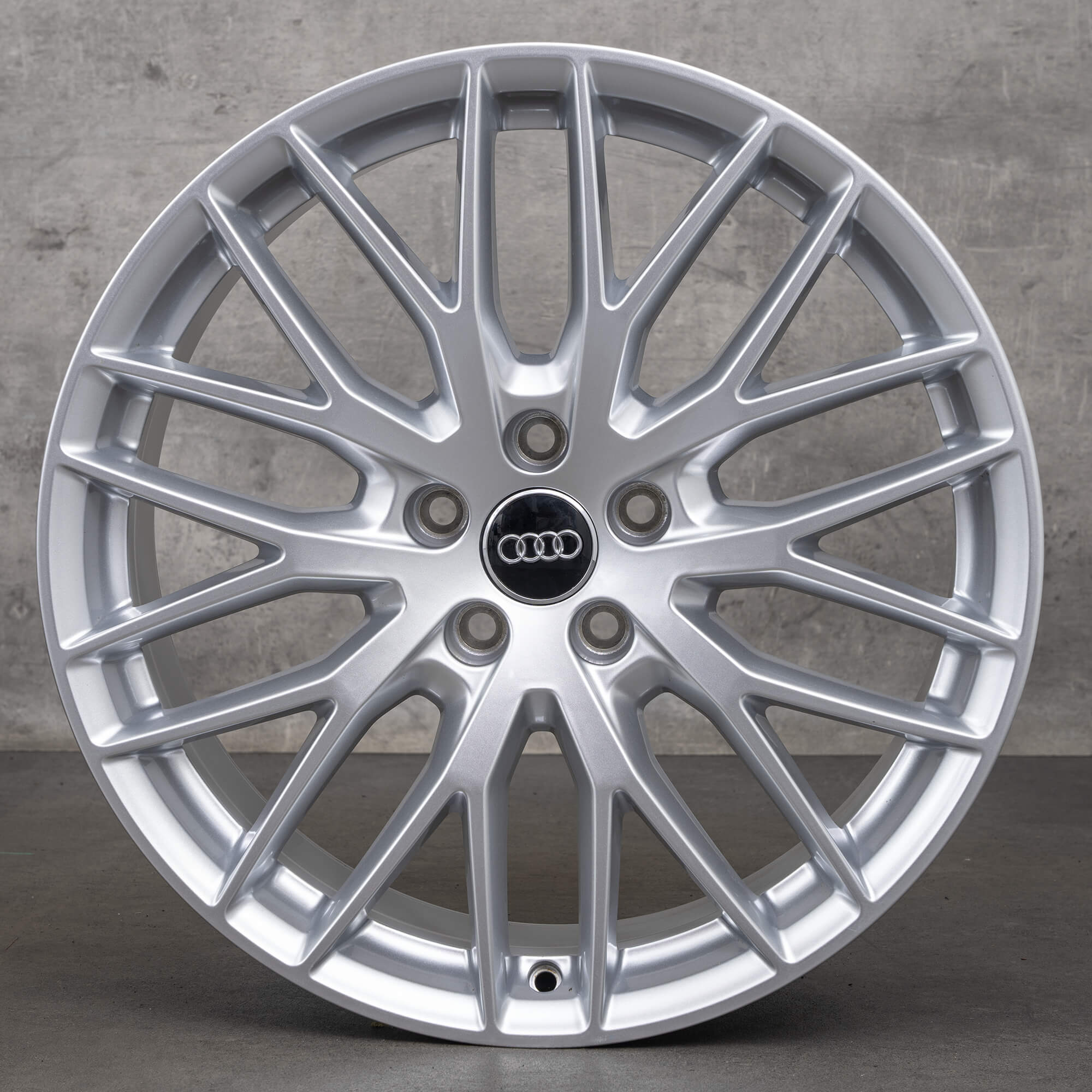 Audi Q2 SQ2 GA 19 Zoll Felgen 81A601025AB silber Y Speichen Design