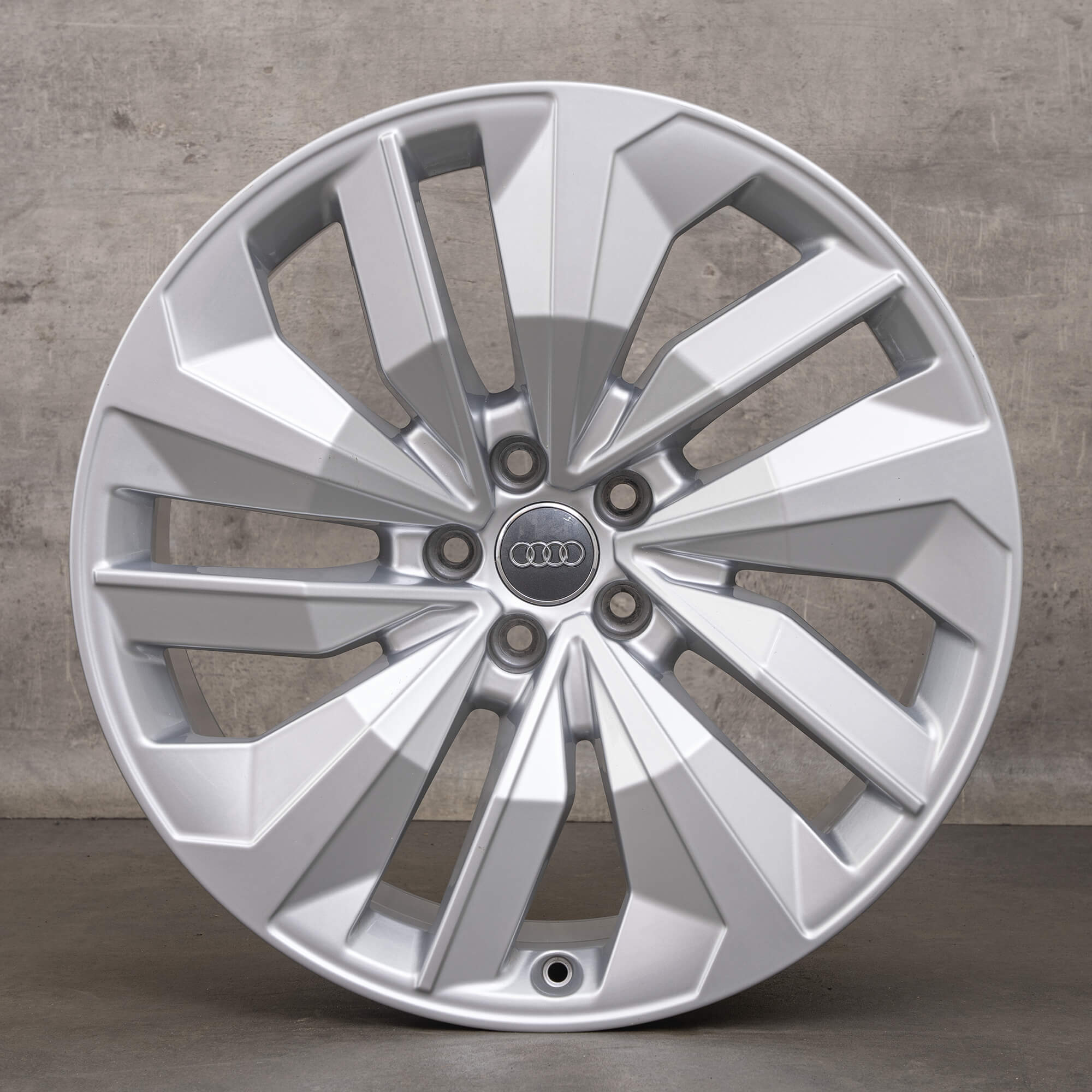 Original Audi Q8 e-tron GE Sportback 20 inch rims 4KE601025N silver