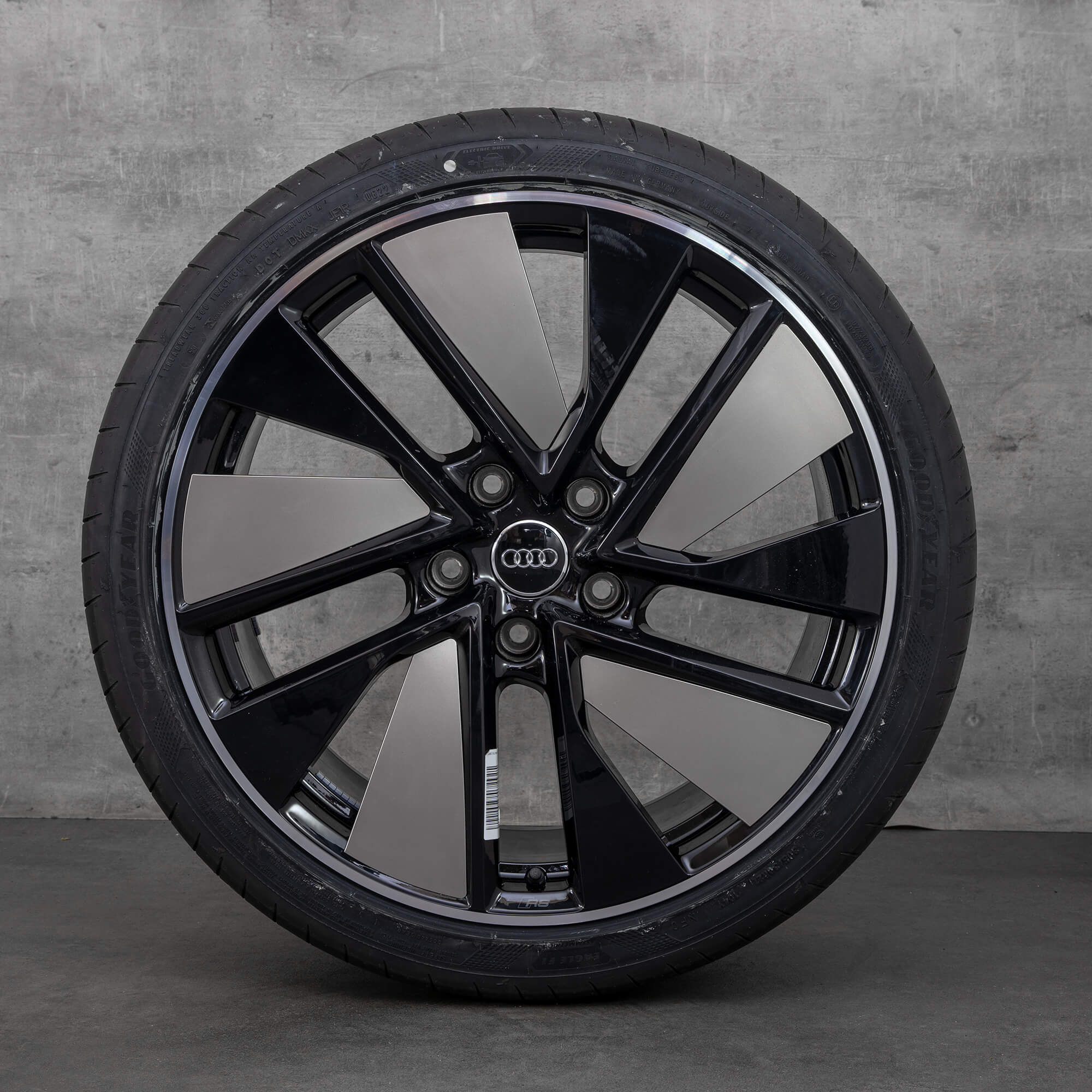 OEM Audi e-tron rims 21 inch GT RS FW summer tires 4J3601025J 4J3601025K black high-gloss wheels