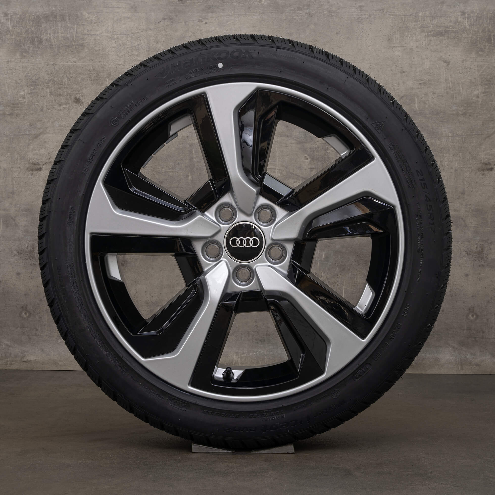 Rodas de inverno originais Audi A1 jantes GB 17 polegadas 82A601025AH prata preto NOVO