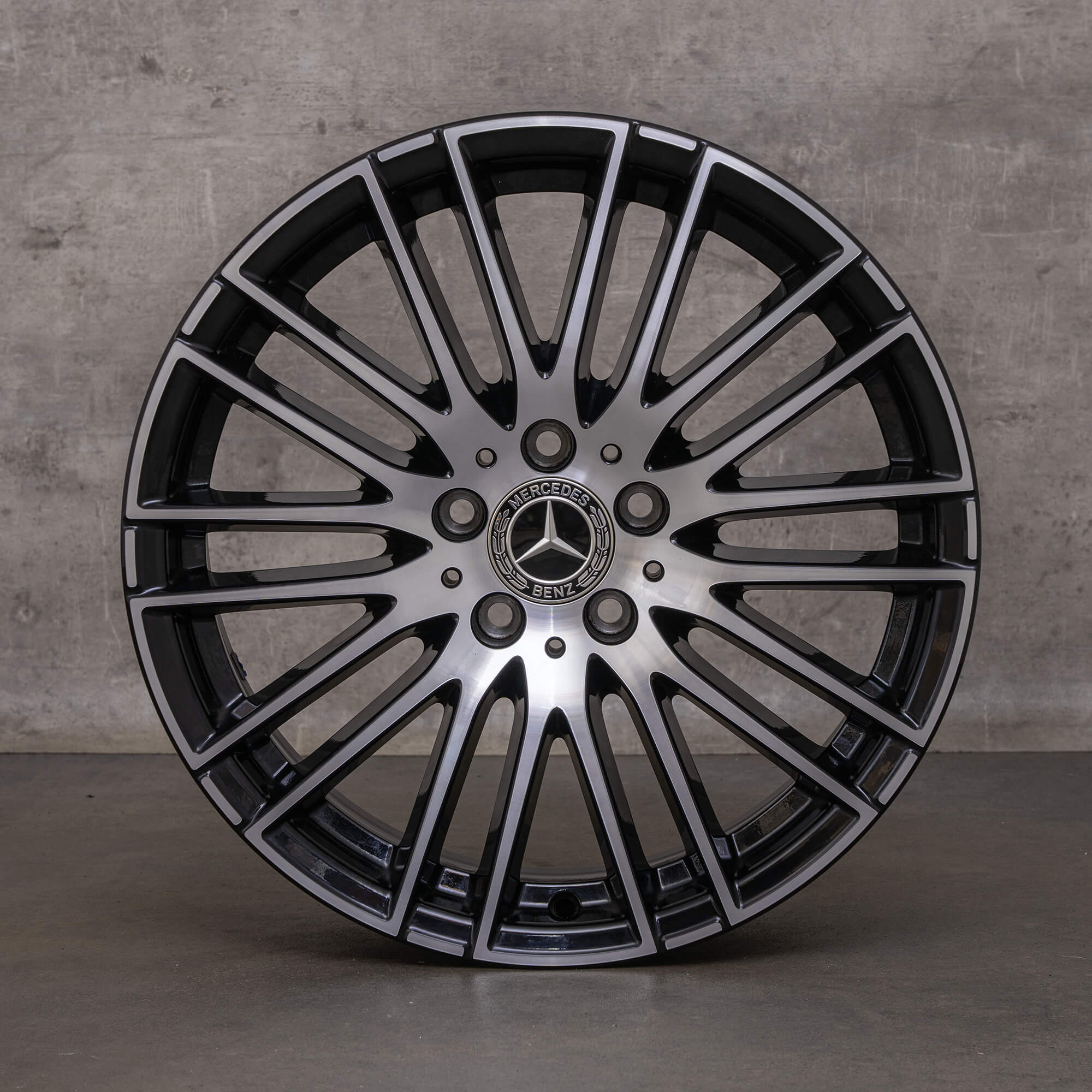 Originele Mercedes Benz C-Klasse velgen 18 inch W206 S206 A2064014900 zwart gepolijst