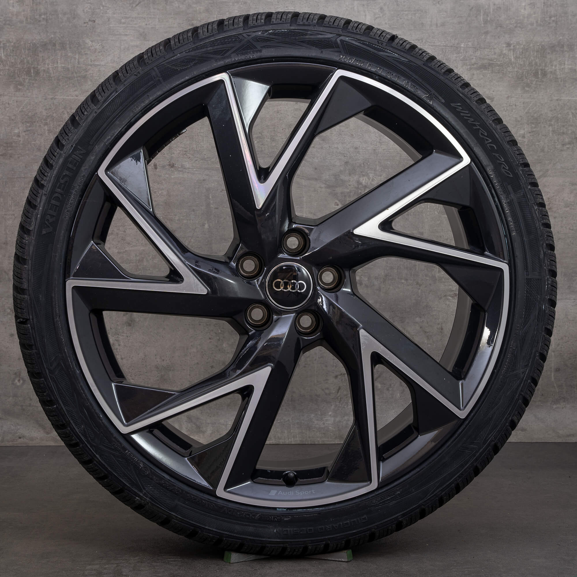 Audi 21 inch velgen RSQ3 F3 winterbanden wintervelgen 83A601025AE