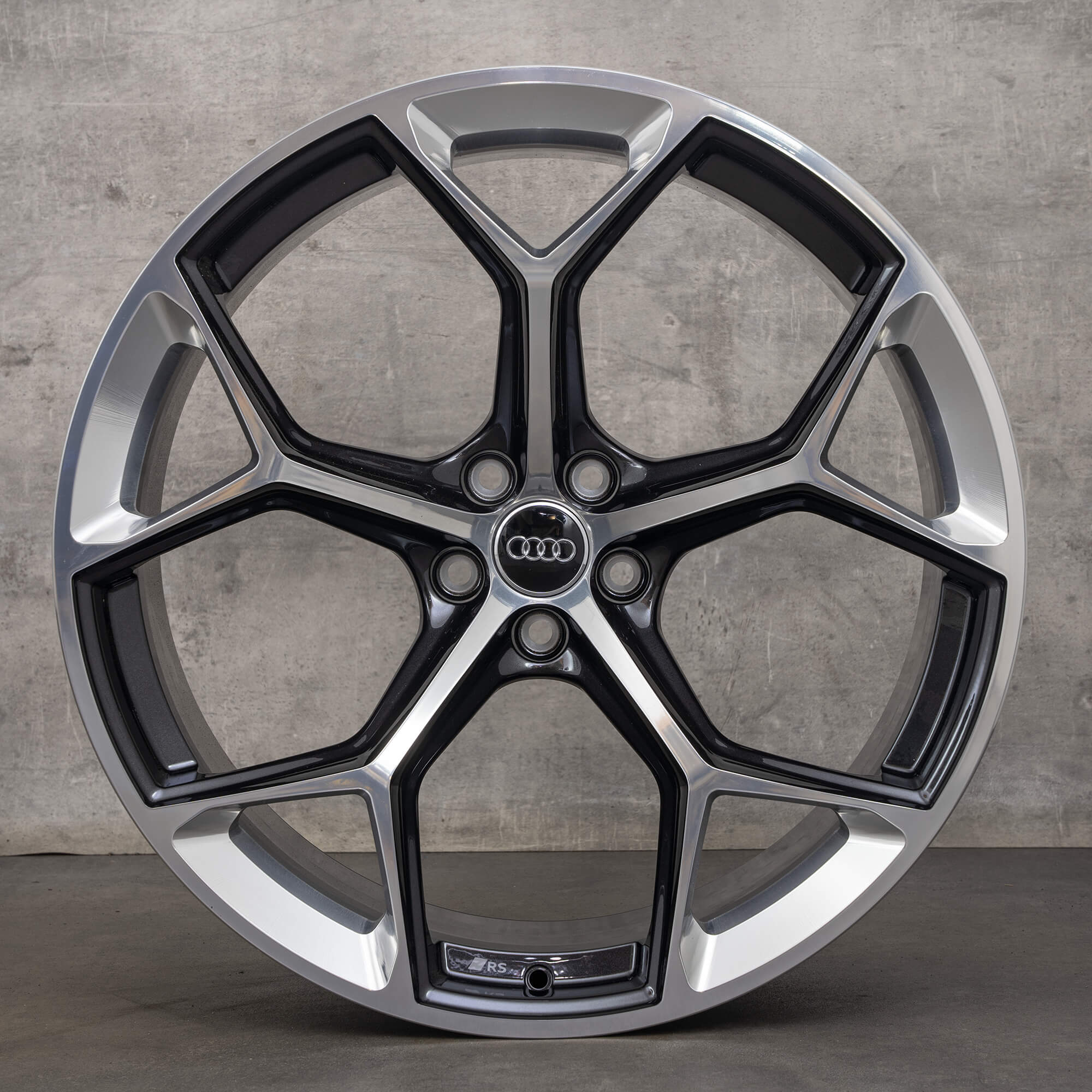 Audi RS6 RS7 4K C8 22 tums fälgar honeycomb design 4K0601025BM NYTT