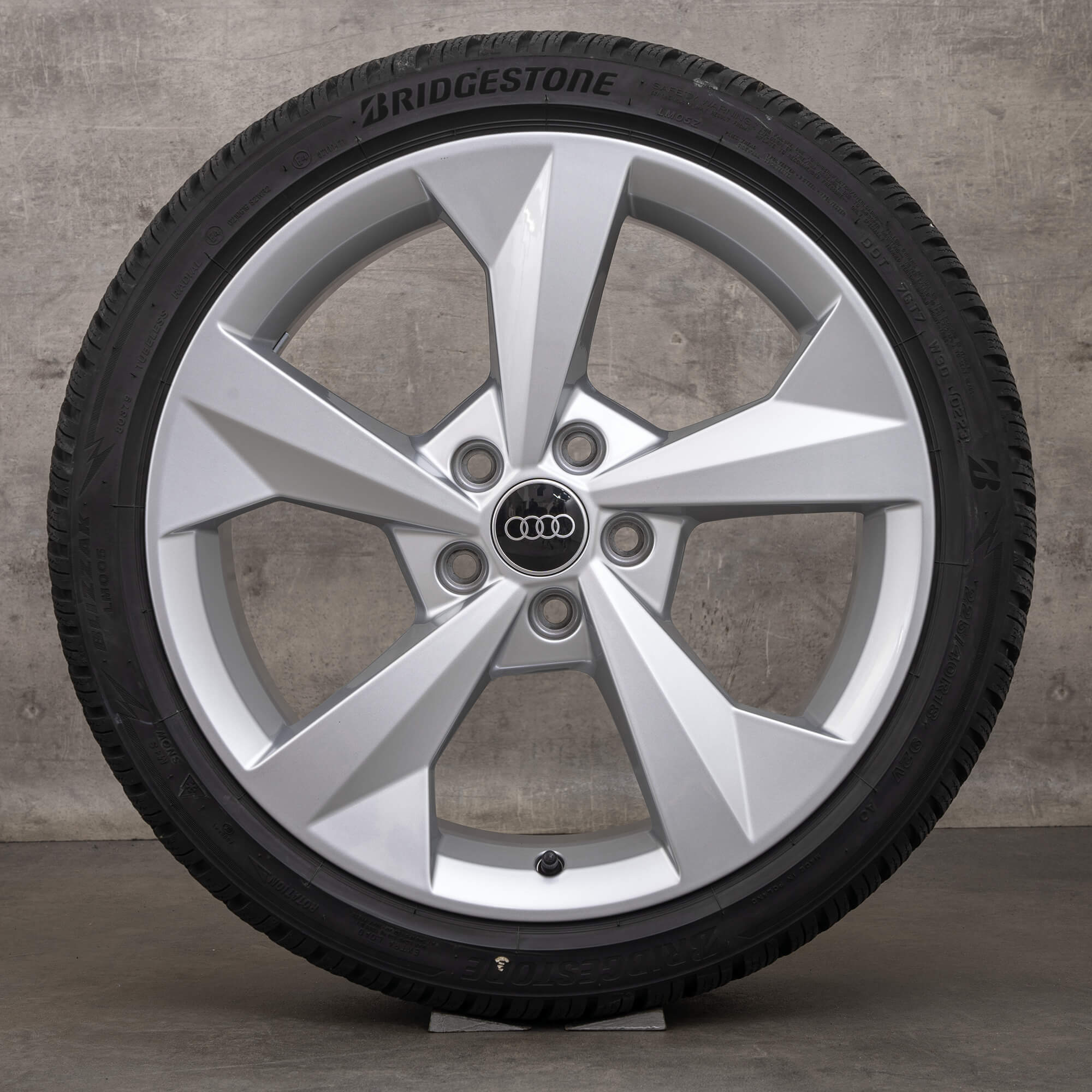 Original Audi A3 S3 8Y 18 inch roți de iarnă jante anvelope 8Y0601025CP