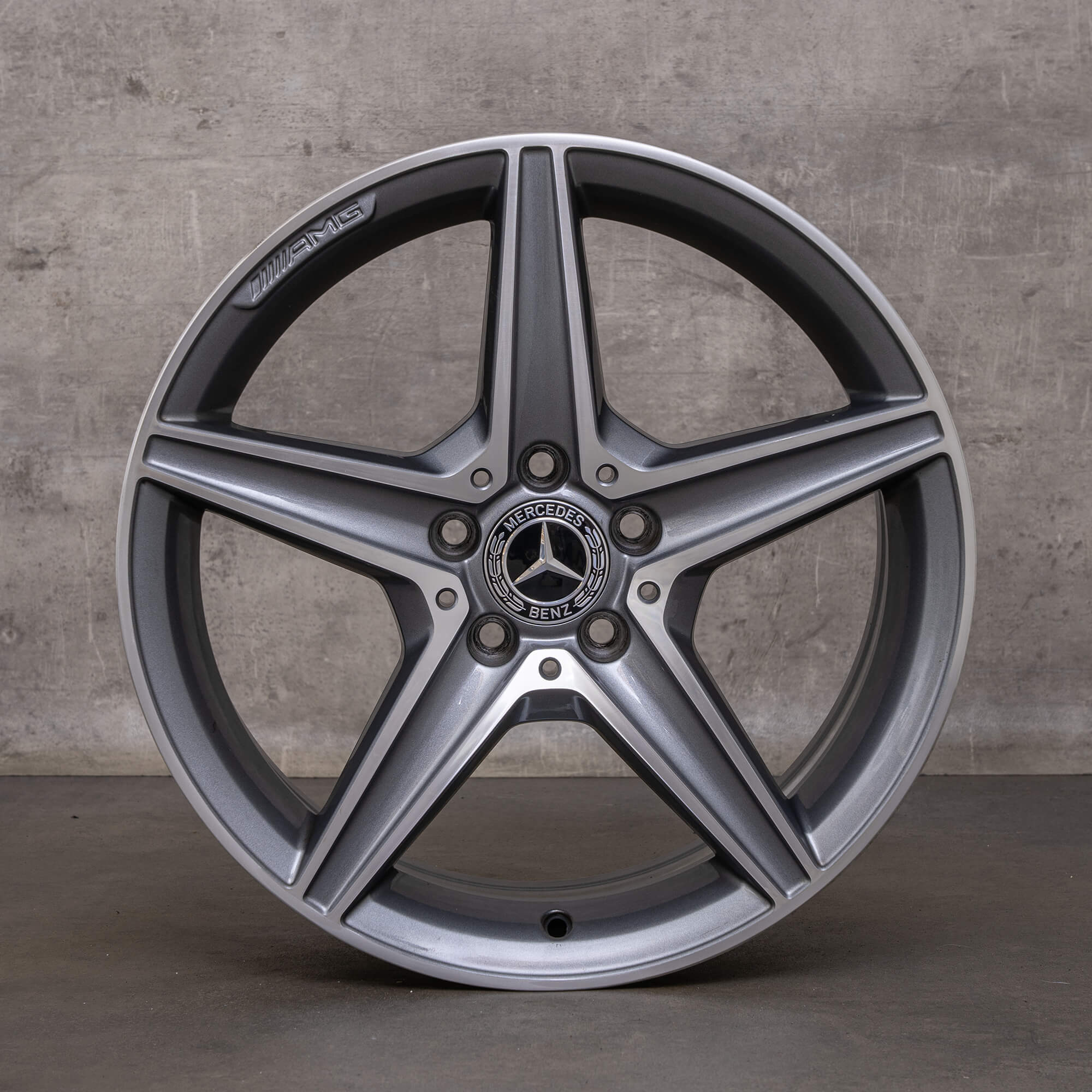 Originele Mercedes Benz C-Klasse AMG velgen 18 inch W205 S205 C205 A205 A2054011100 A2054011200 himalayagrijs glanzend gedraaid