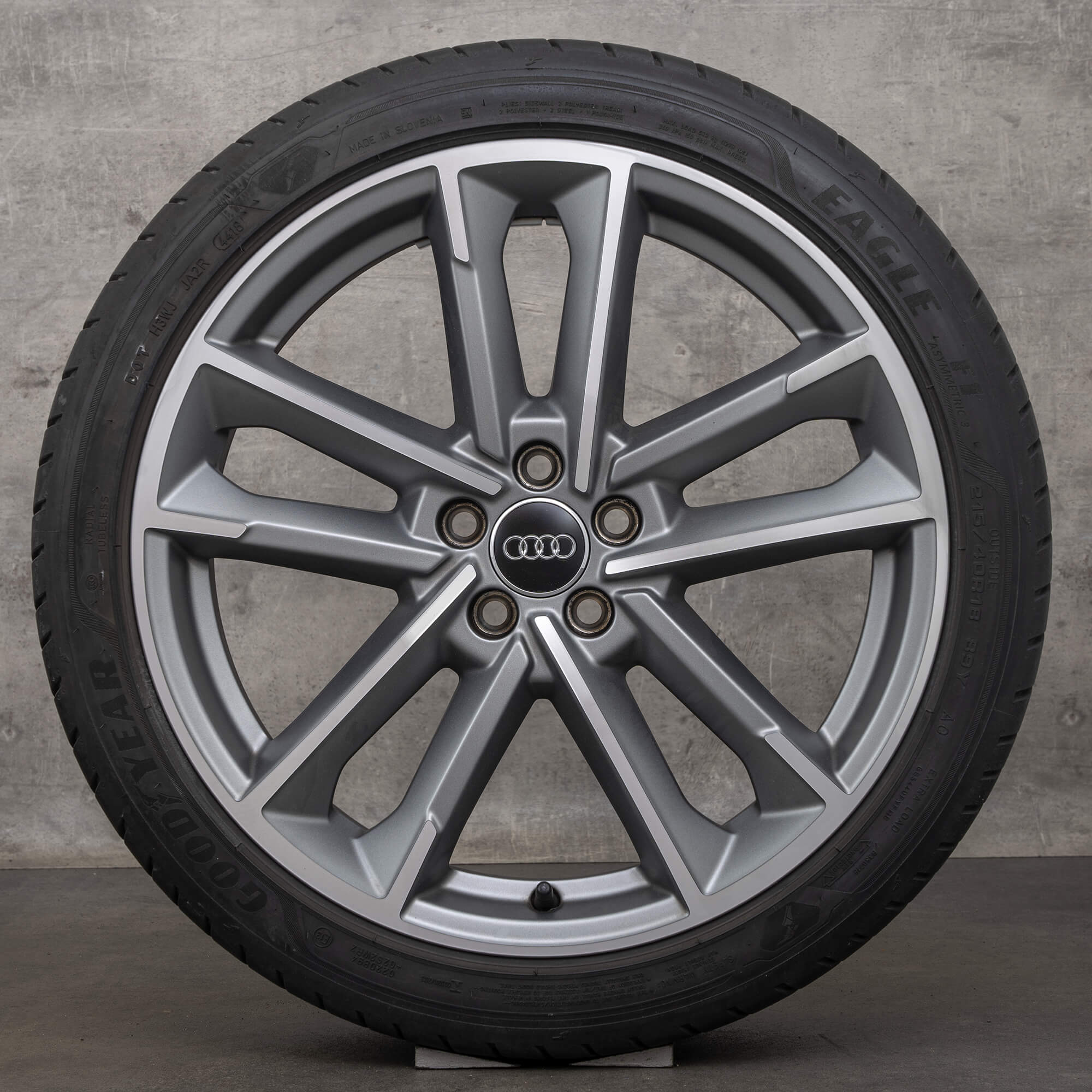 Audi A1 II GB original summer tires 18 inch rims wheels 82A601025AF