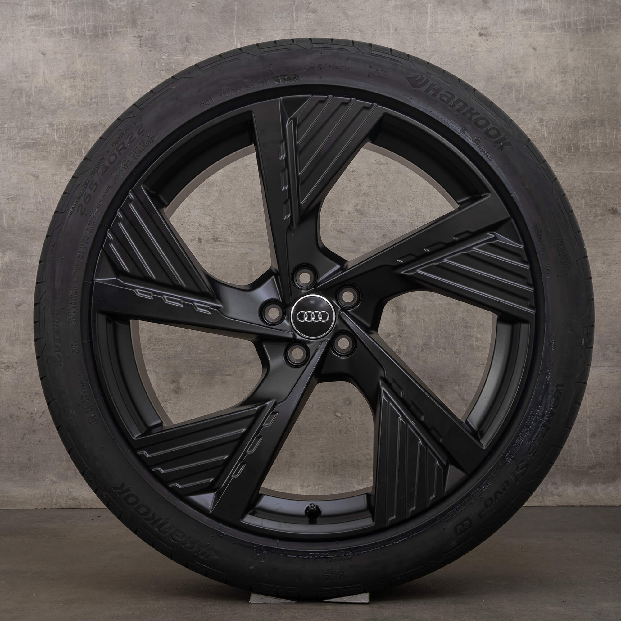 Original Audi Q8 e-tron GEN Sportback GEA 22 inch summer tires rims 4KE601025B