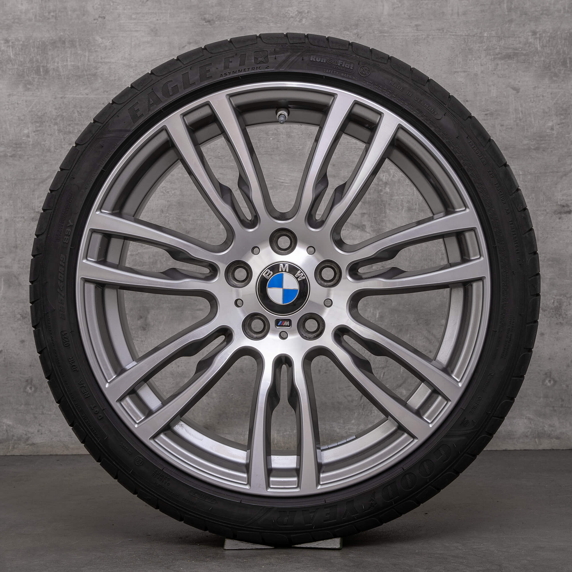 Original BMW 3er 4er Felgen 19 Zoll F30 F31 F32 F33 F36 Sommerräder 403 M 7850020 7850021 ferricgrey front polish