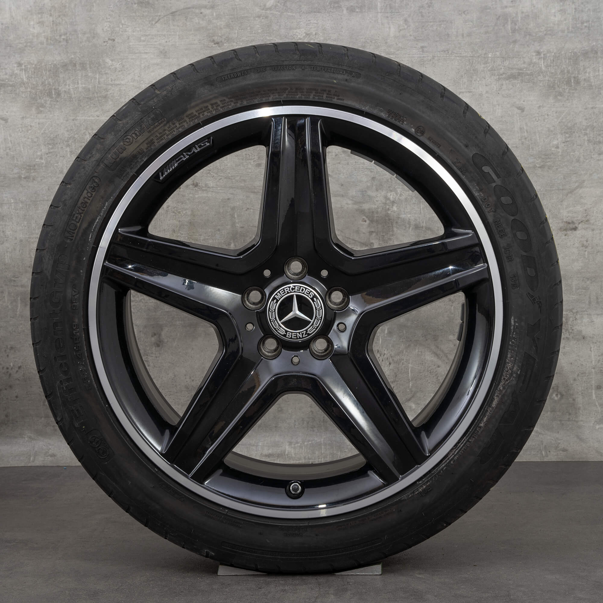 OEM AMG Mercedes Benz GLA rims 19 inch X156 winter tires A1564010600 black high-gloss wheels