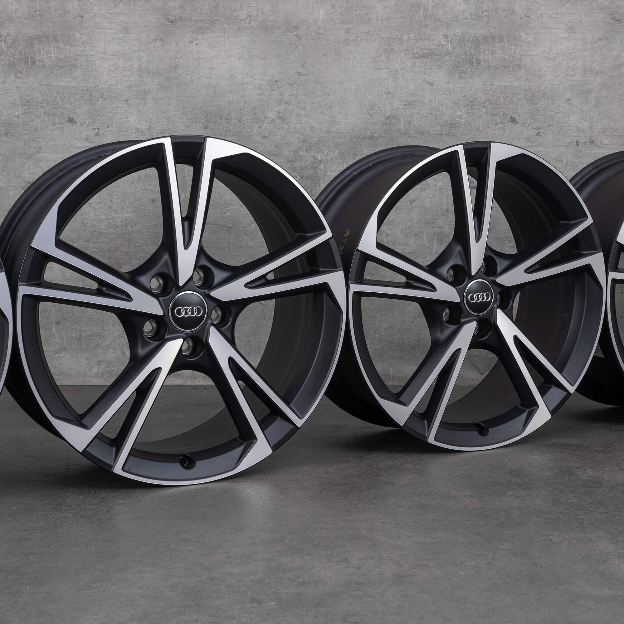 Audi 19 inch rims A3 S3 RS3 8V Falx alloy 8V0071499 NEW