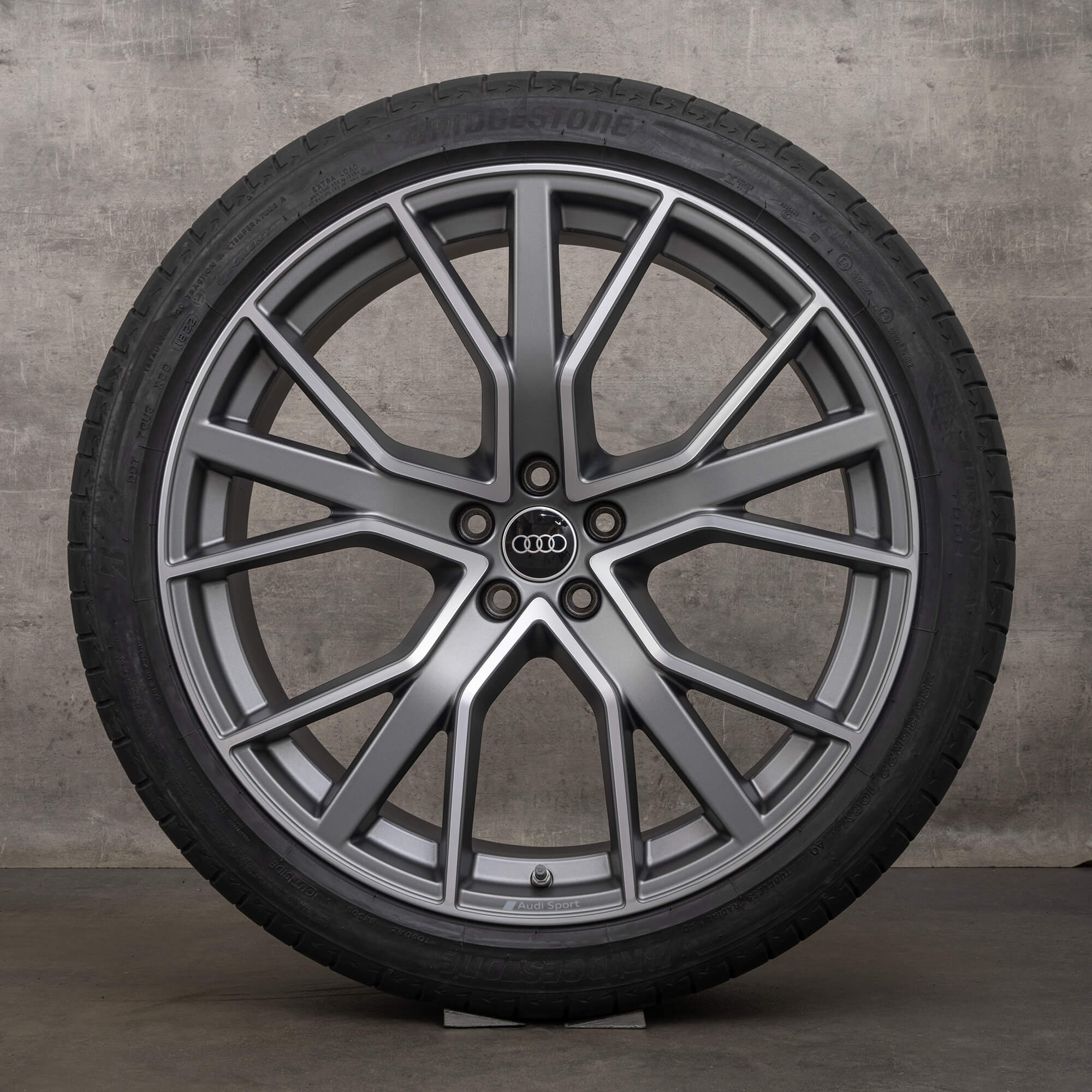 OEM Audi Q7 SQ7 4M 22 inch rims winter tires Performance 4M0601025DP titanium matt high gloss