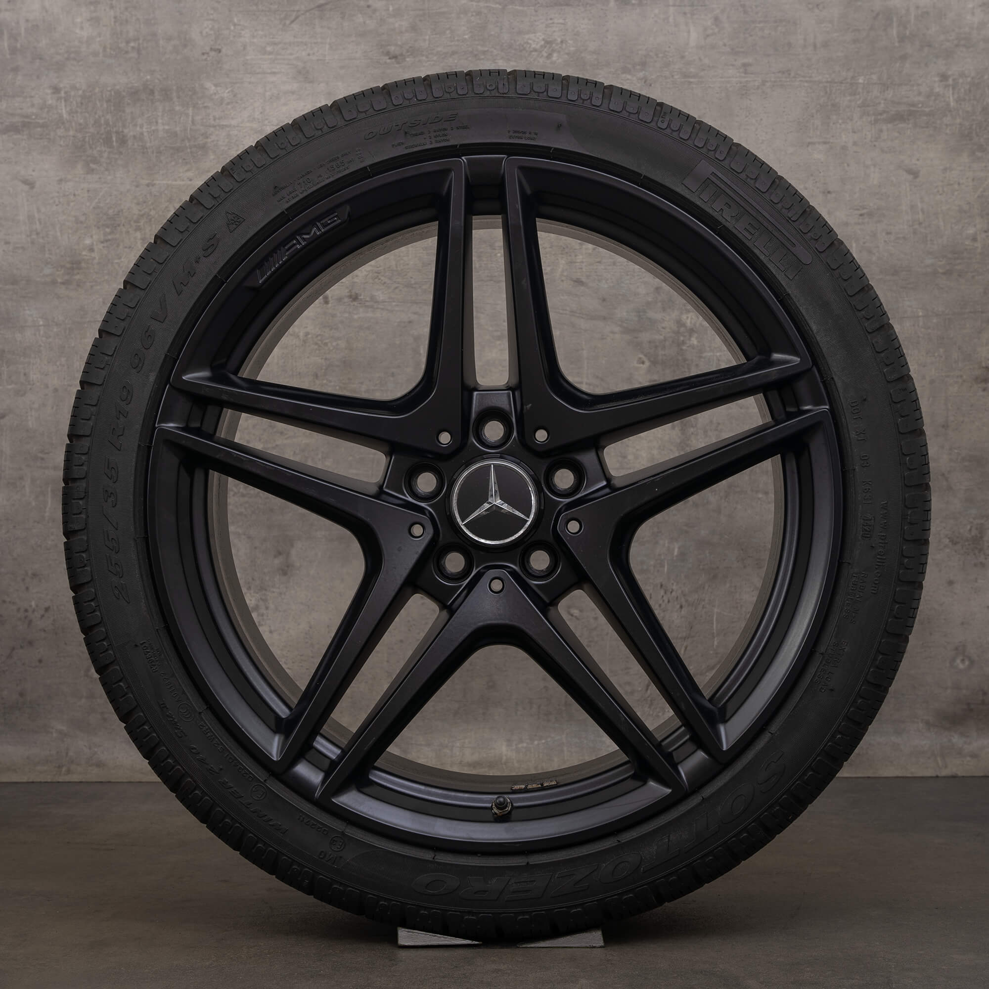 Originele AMG Mercedes Benz C-Klasse C63 & S velgen 19 inch C205 A205 winterbanden A2054016200 A2054017900 zwart matte wintervelgen