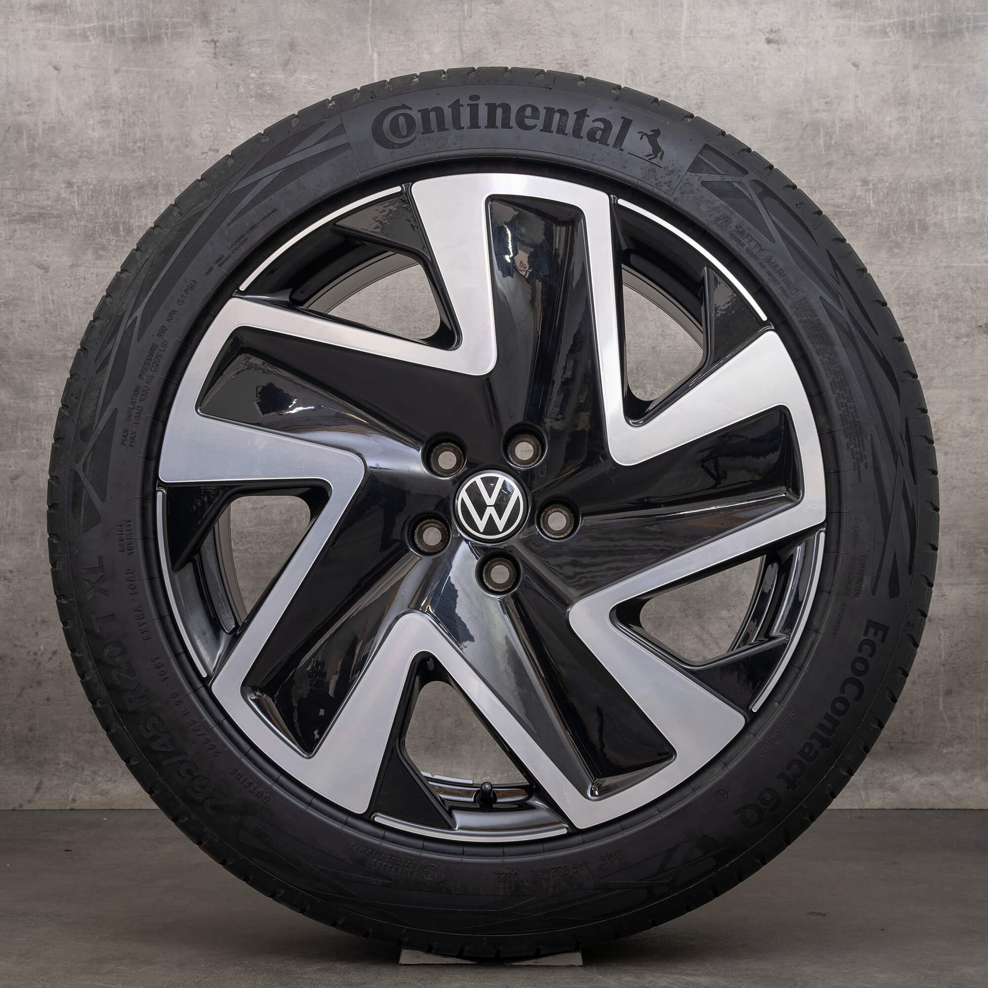 VW-ID. Buzz zomerwielen 20 inch velgen zomerbanden zwart hoogglans Solna