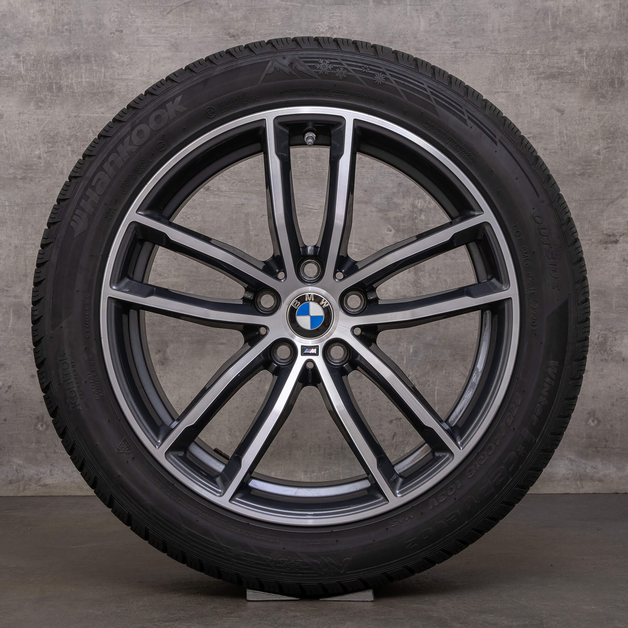 OEM BMW 5 Series winter wheels 18 inch G30 G31 rims styling 662 M 8093405 8093406 ferricgrey front polish