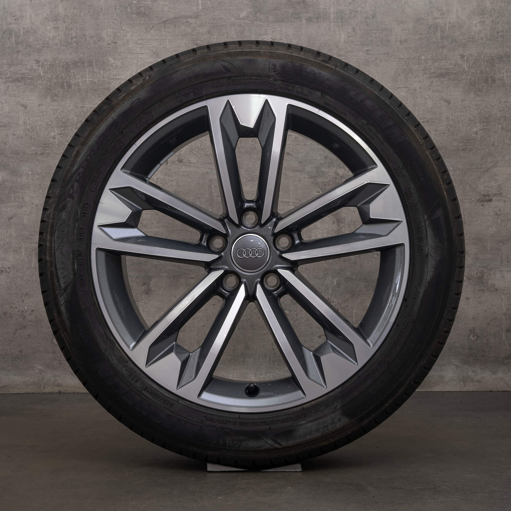 OEM Audi A4 rims 18 inch 8W B9 Allroad summer tires 8W9601025C titanium high-gloss wheels