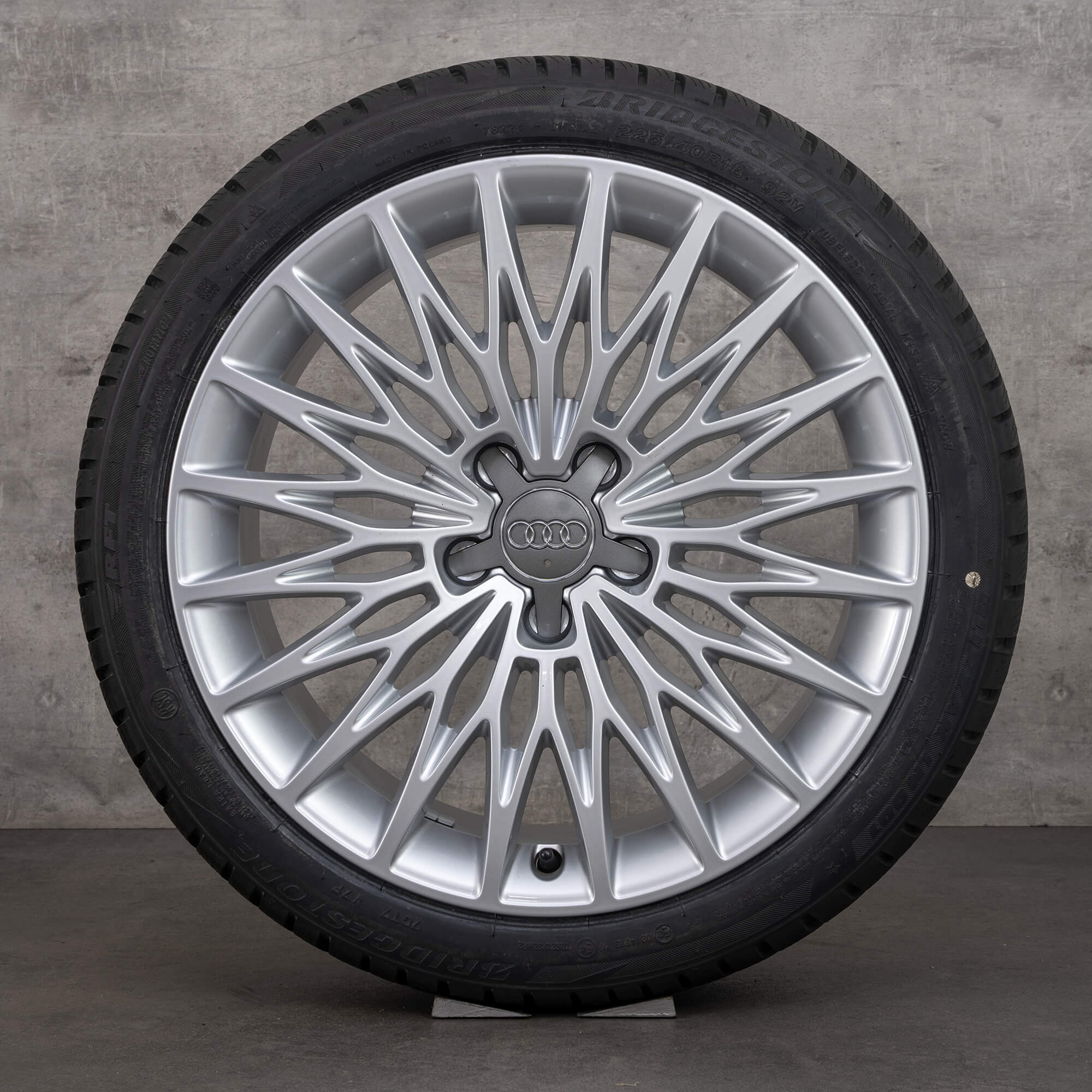 Audi A3 S3 8V winterbanden wintervelgen 18 inch velgen 8V0601025AE