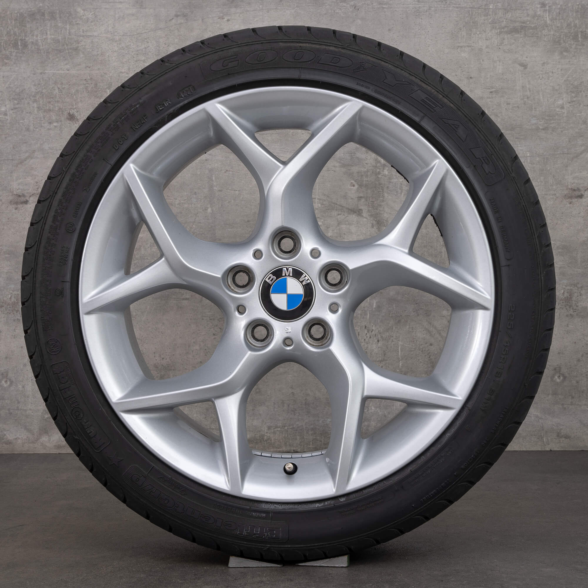 BMW X1 E84 anvelope de vara 6789145 jante 18 inch stil 322 roti vara