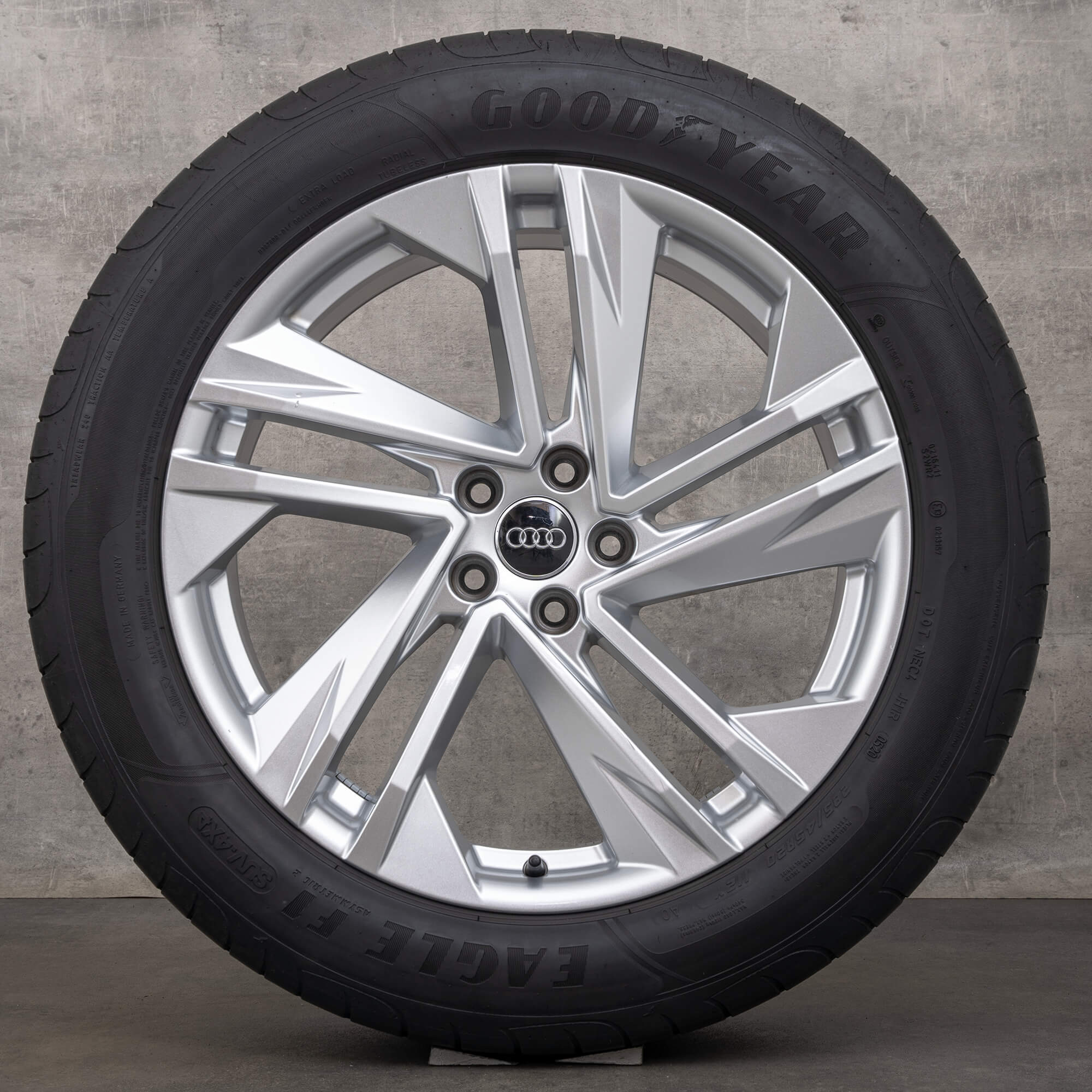 Originele Audi Q7 velgen 20 inch 4M zomerbanden 4M0601025BQ turbines zilveren