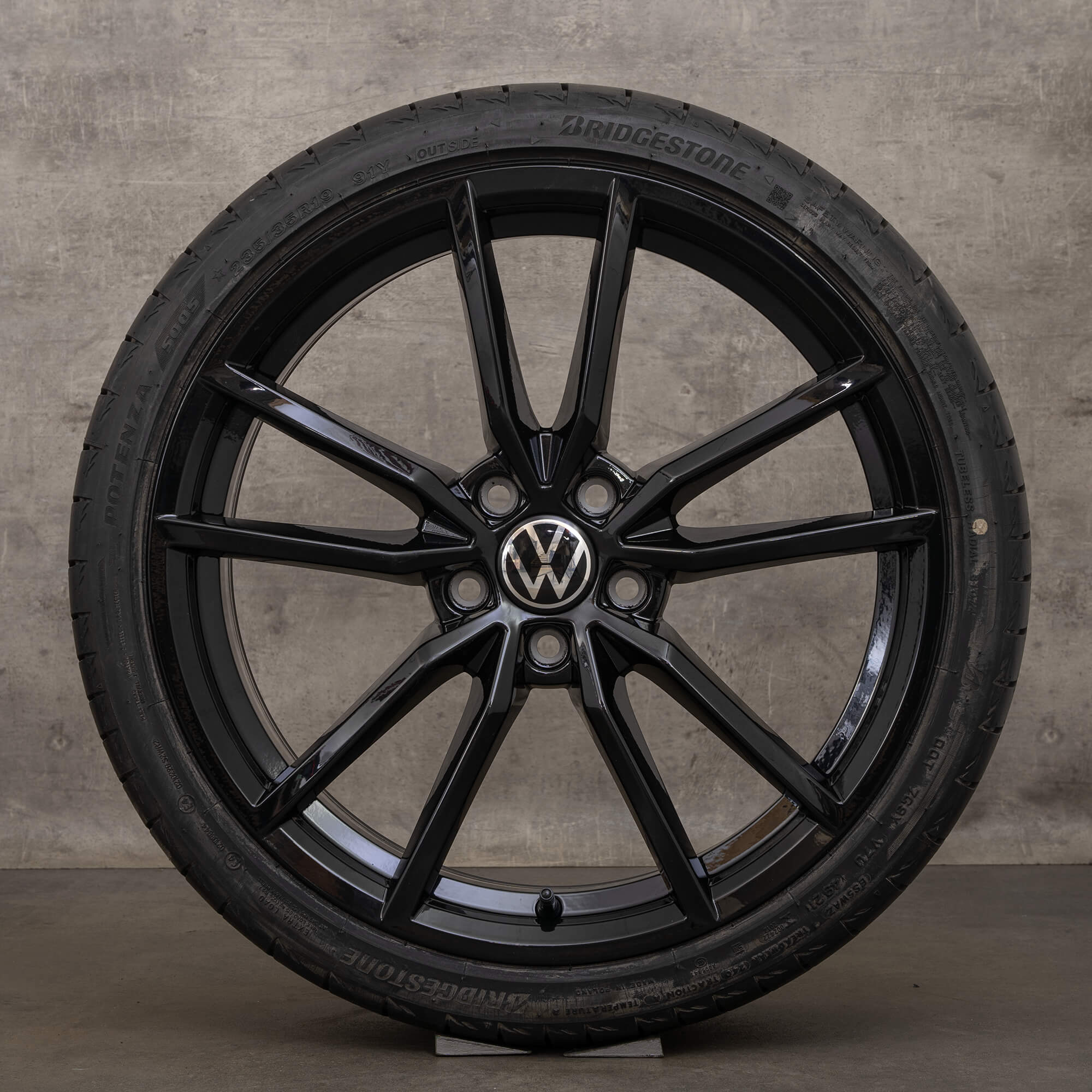 Pneus été d'origine VW Golf 6 7 R GTI 19 pouces jantes Pretoria 5G0601025AJ