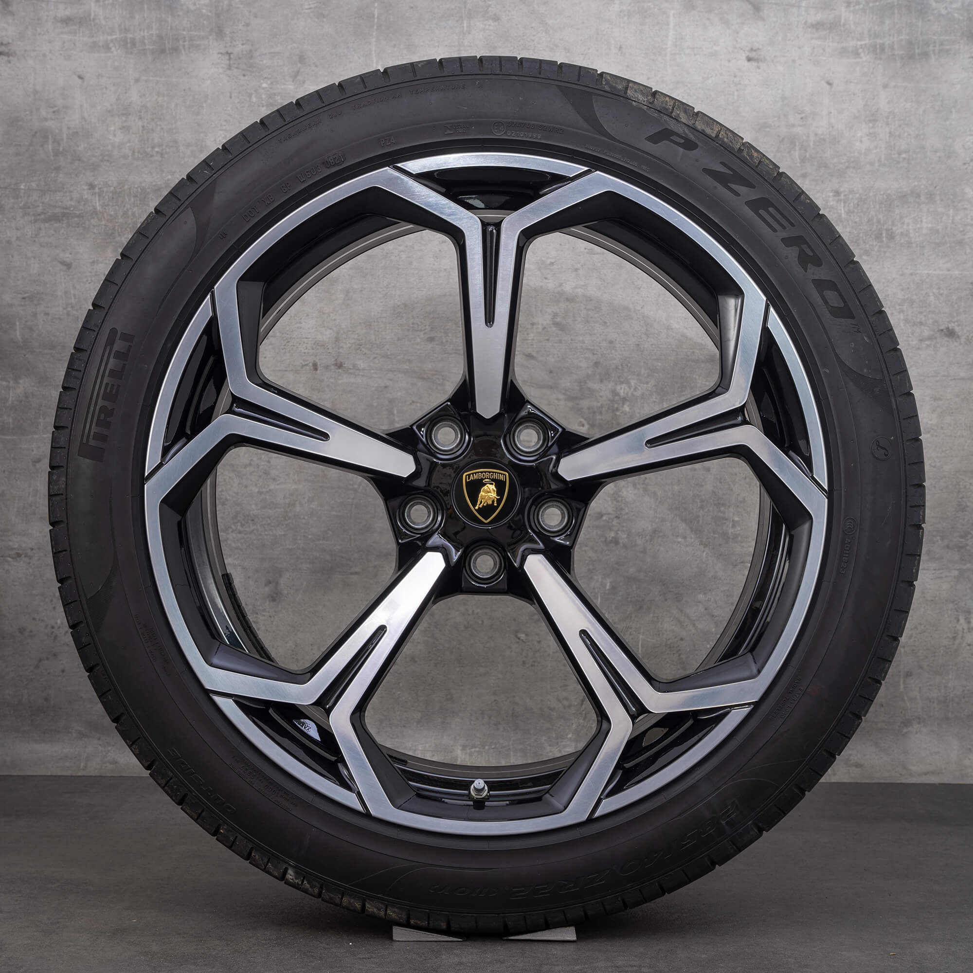 Lamborghini Urus jante 22 inch anvelope vara roti 4ML601025P 4ML601025Q