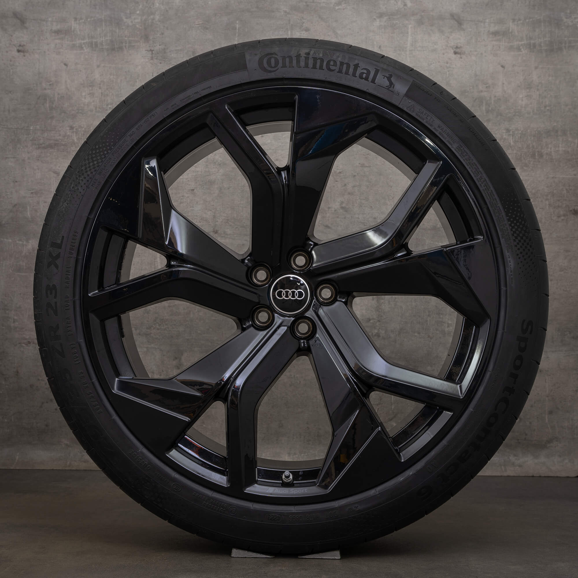 OEM Audi RS Q8 4M8 23 inch summer tires rims 4M8601025DC black