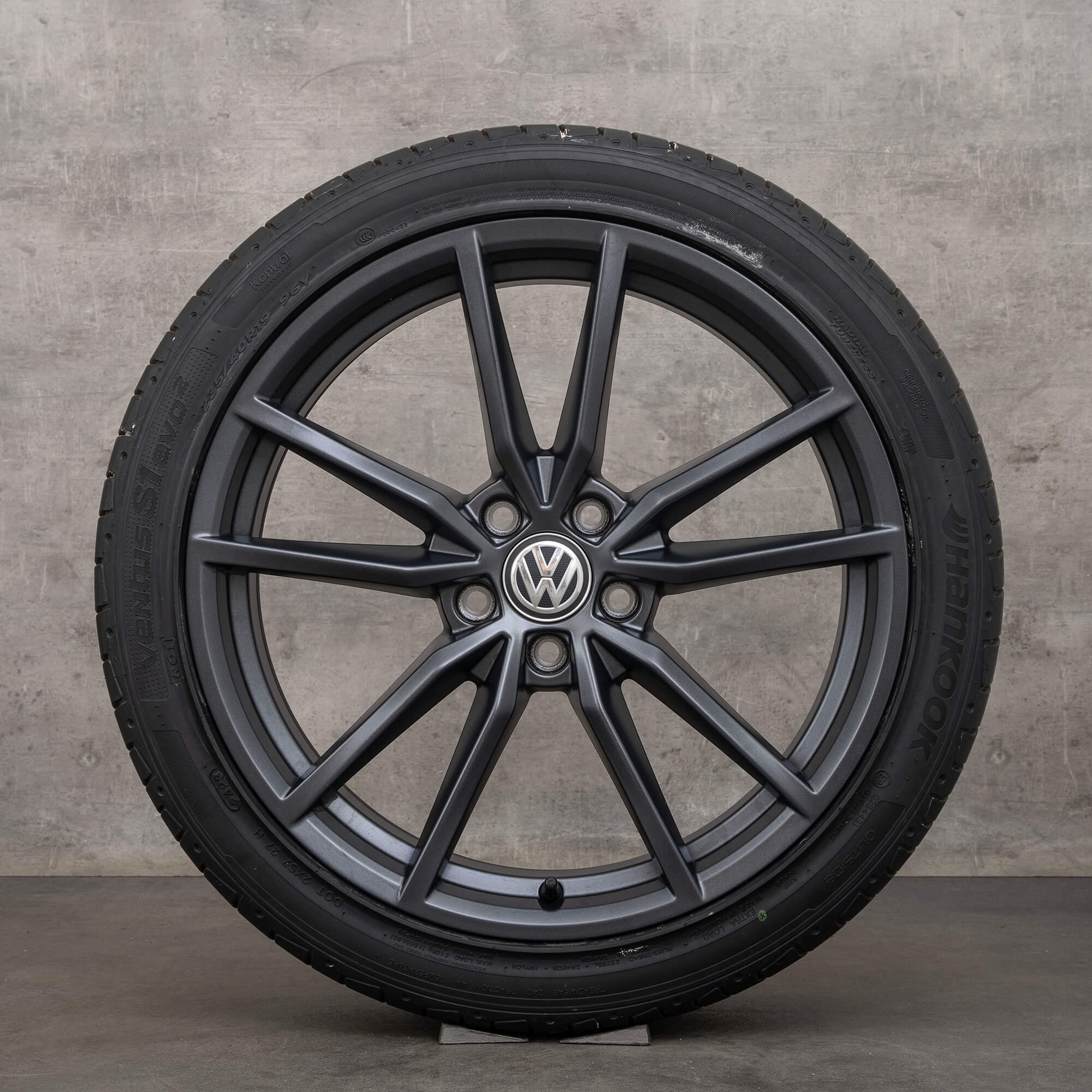 VW Passat 3G B8 summer wheels 19 inch Pretoria rims tires 3G0601025BH