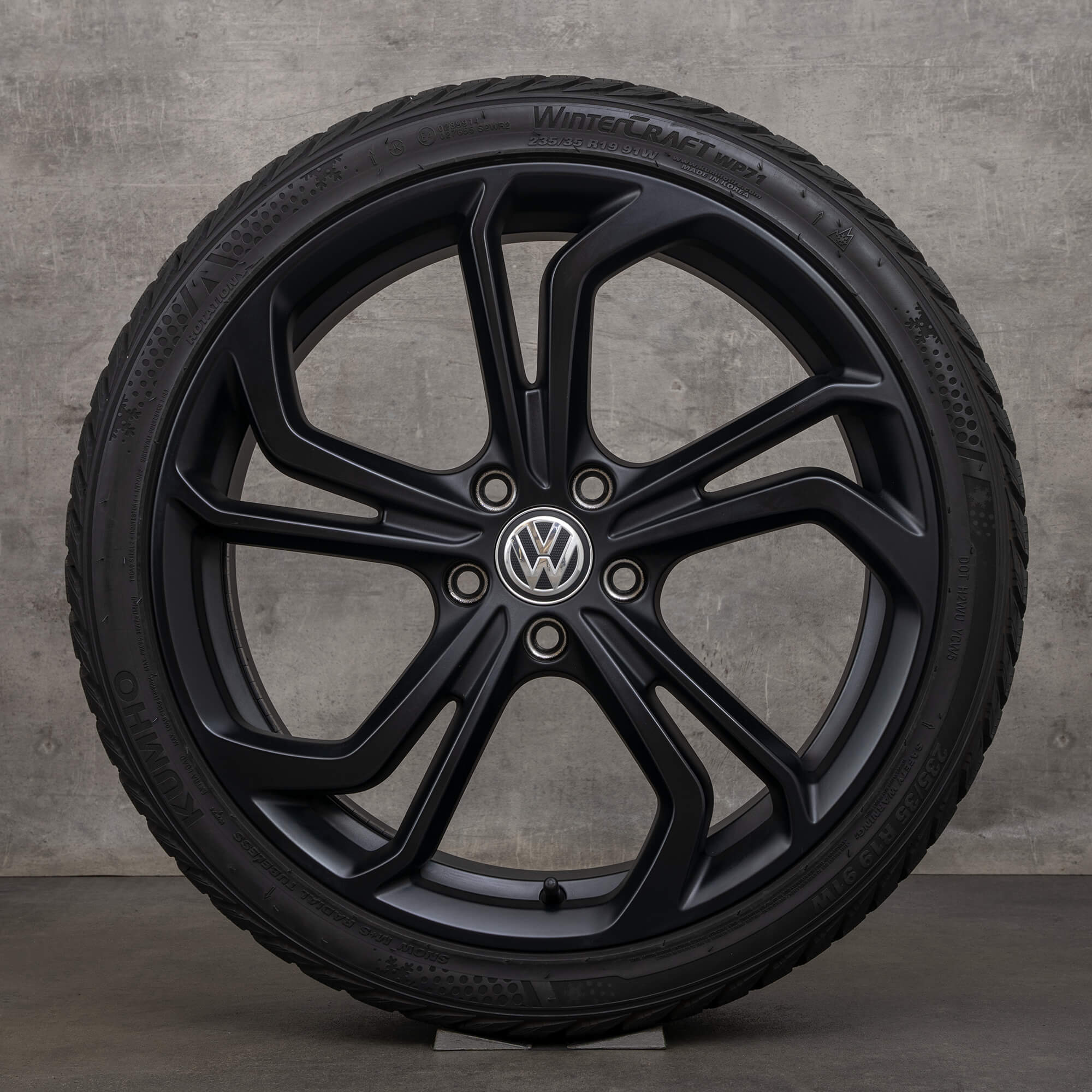Volkswagen VW Golf 7 VII zimni alu kola pneumatiky 19 palcové ráfky Reifnitz