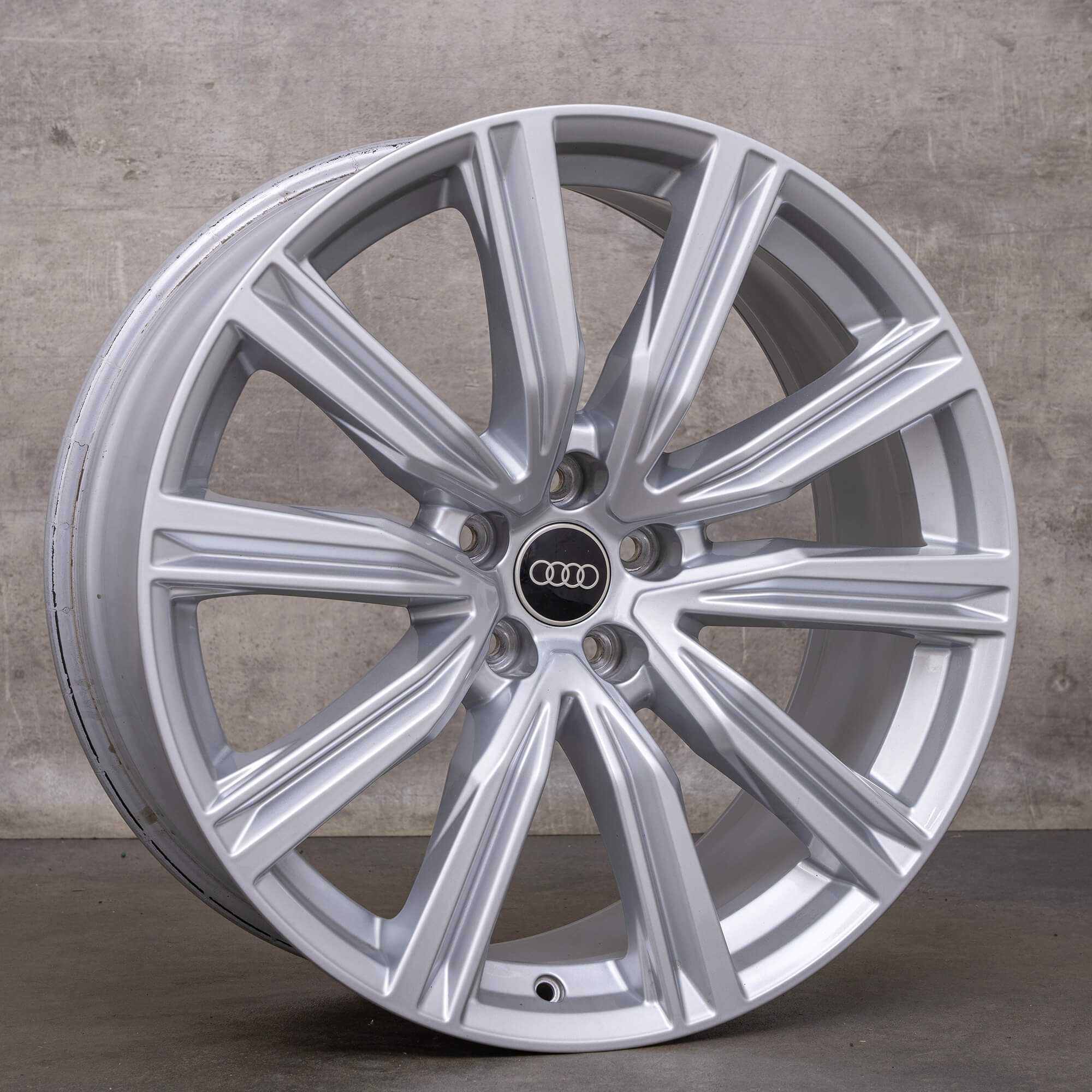 Original Audi Q8 SQ8 Felge 20 Zoll 4M 4M8601025T silber