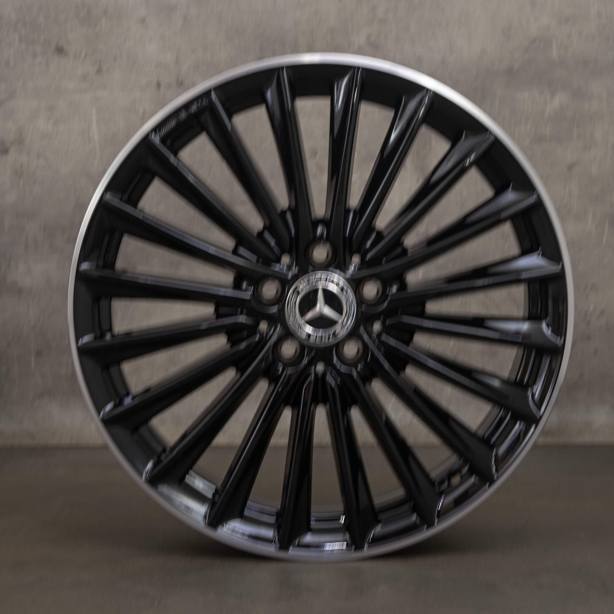 Original AMG Mercedes Benz A B Klasse CLA Felgen 19 Zoll W177 W247 C118 X118 A1774014200 schwarz Rand glanzgedreht