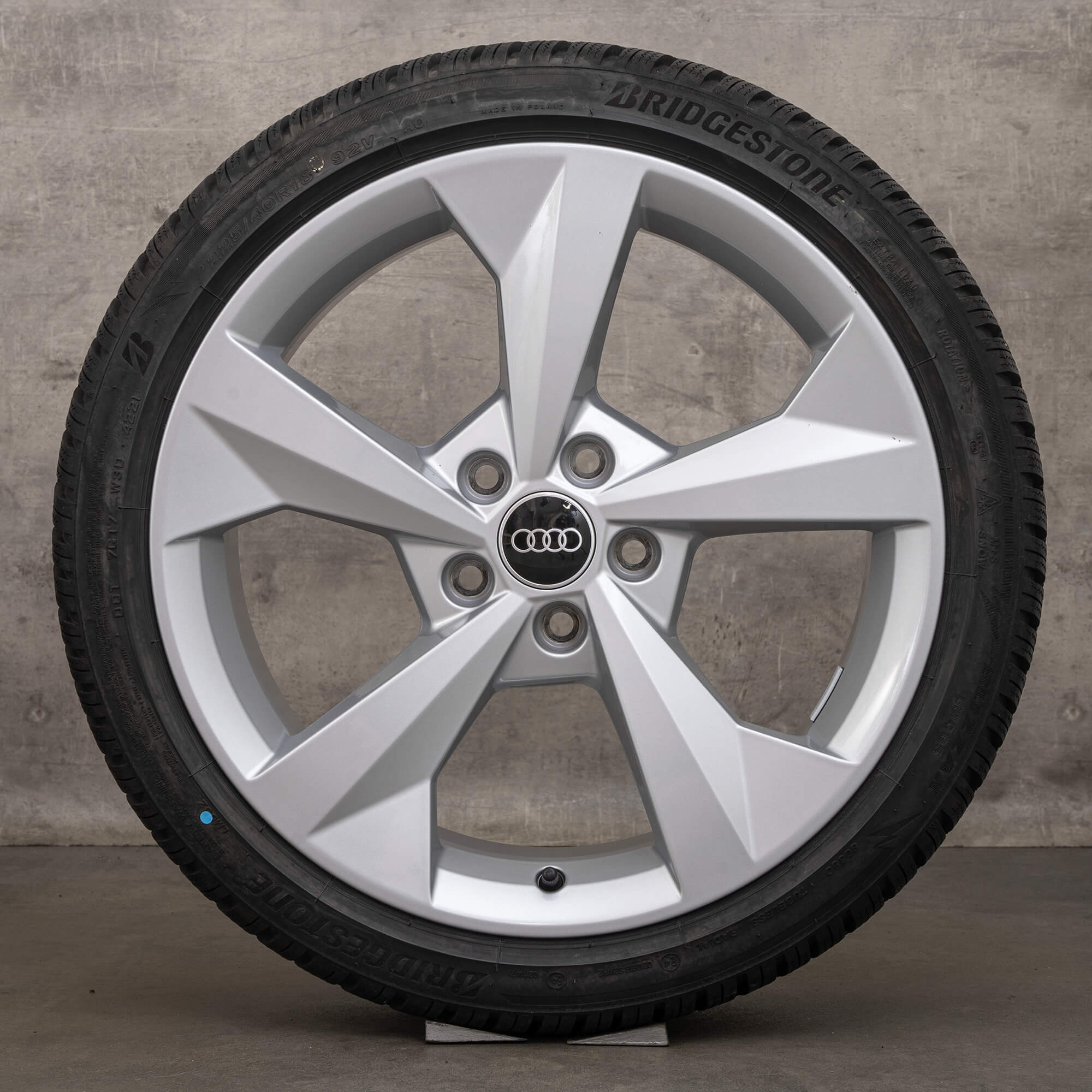 OEM Audi A3 S3 8Y 18 inch winter tires rims 8Y0601025J silver