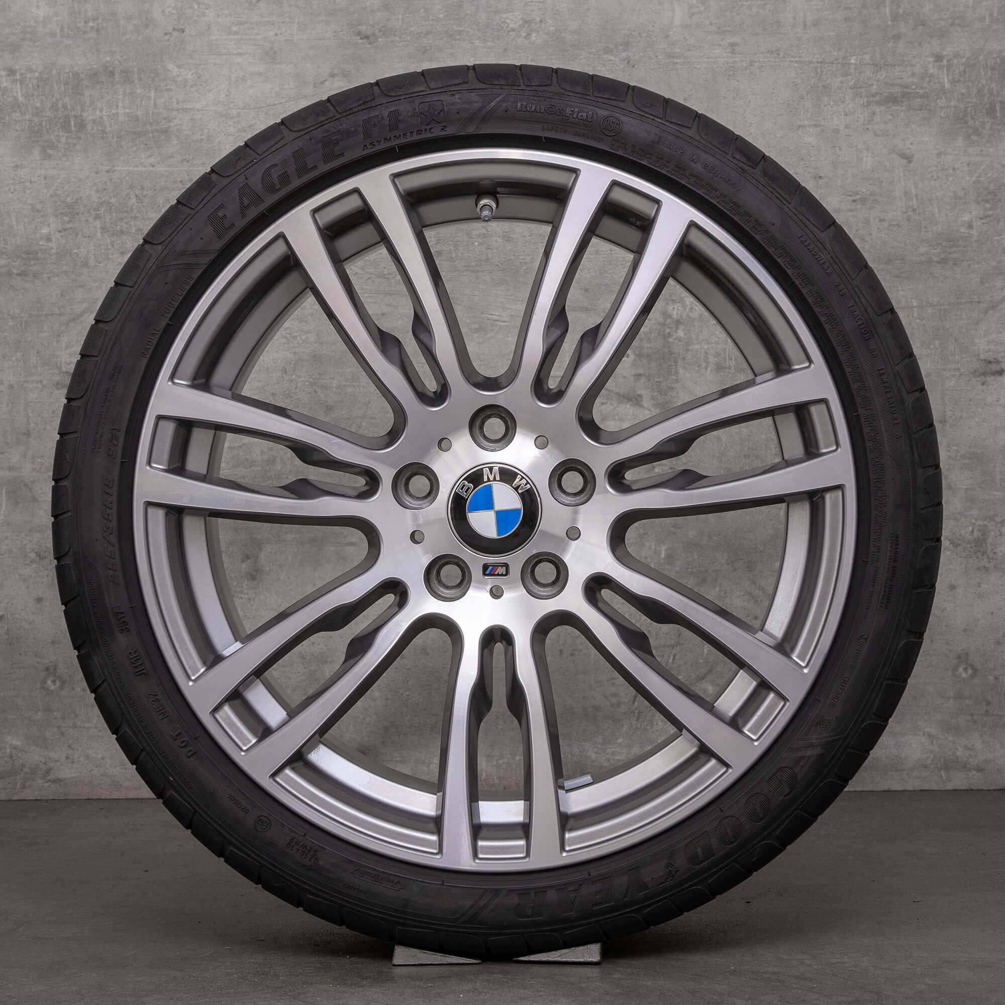 Original BMW 3er 4er Felgen 19 Zoll F30 F31 F32 F33 F36 Sommerräder 403 M 7850020 7850021 ferricgrey front polish