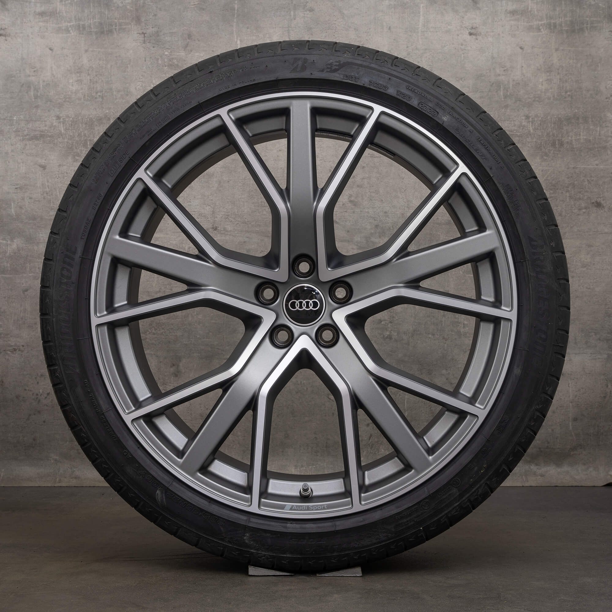 OEM Audi Q7 SQ7 4M 22 inch rims summer tires Performance 4M0601025DP titanium matt high gloss