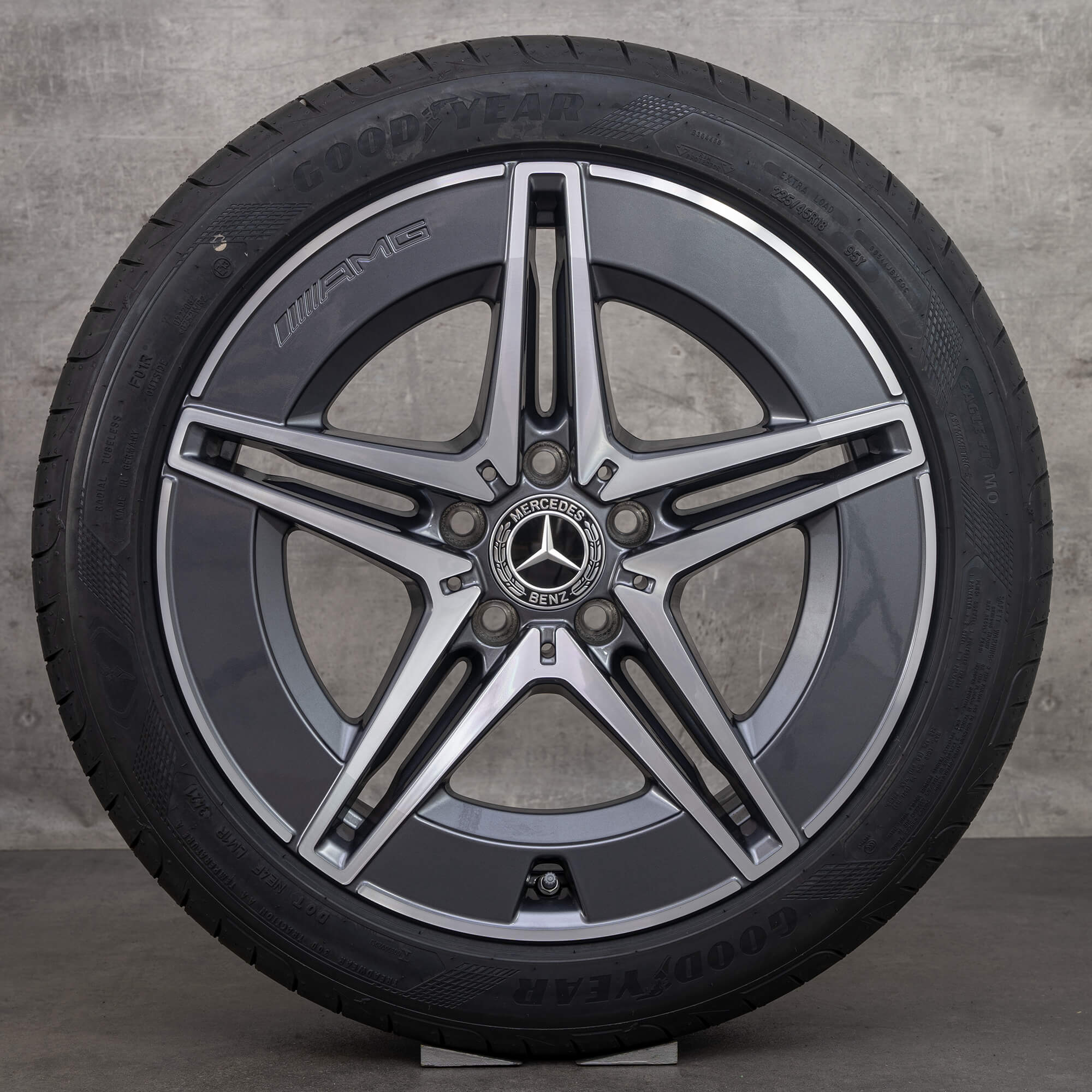 Originele AMG Mercedes C Klasse W206 S206 18 inch velgen zomerbanden