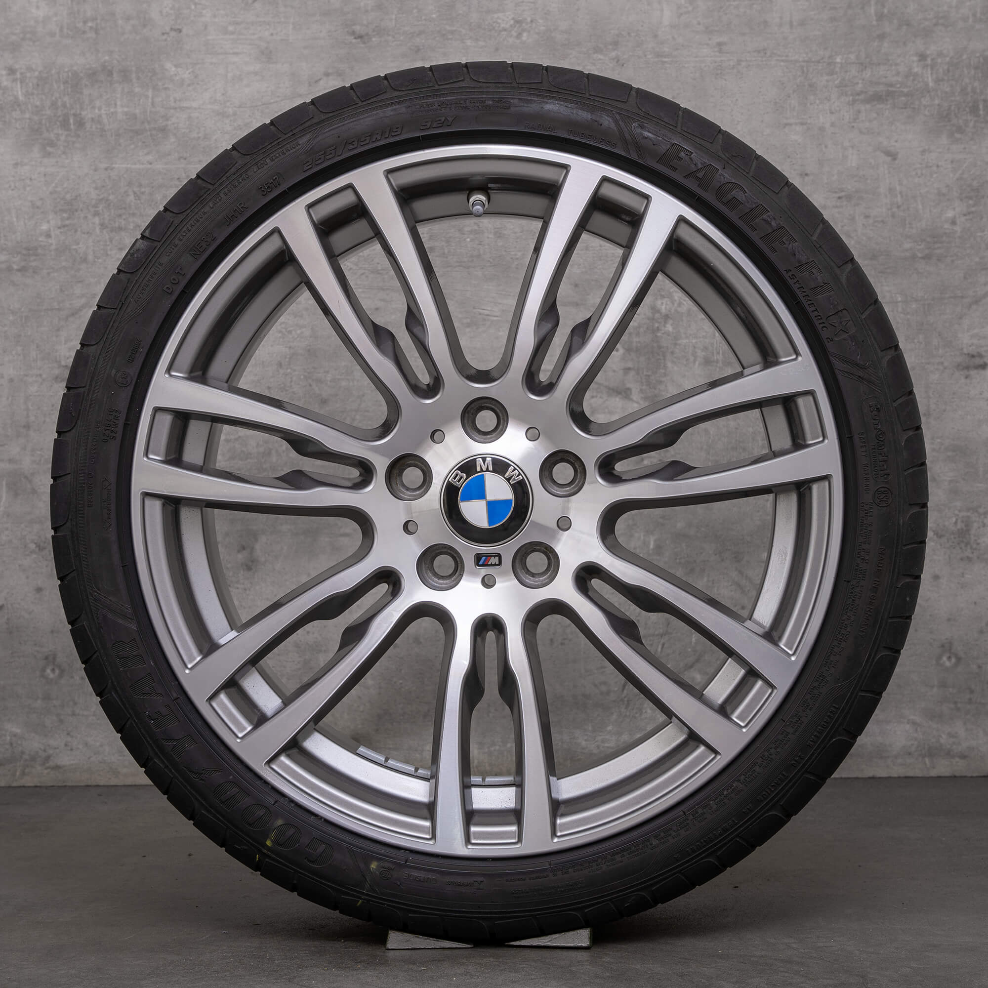 Original BMW 3er 4er Felgen 19 Zoll F30 F31 F32 F33 F36 Sommerräder 403 M 7850020 7850021 ferricgrey front polish