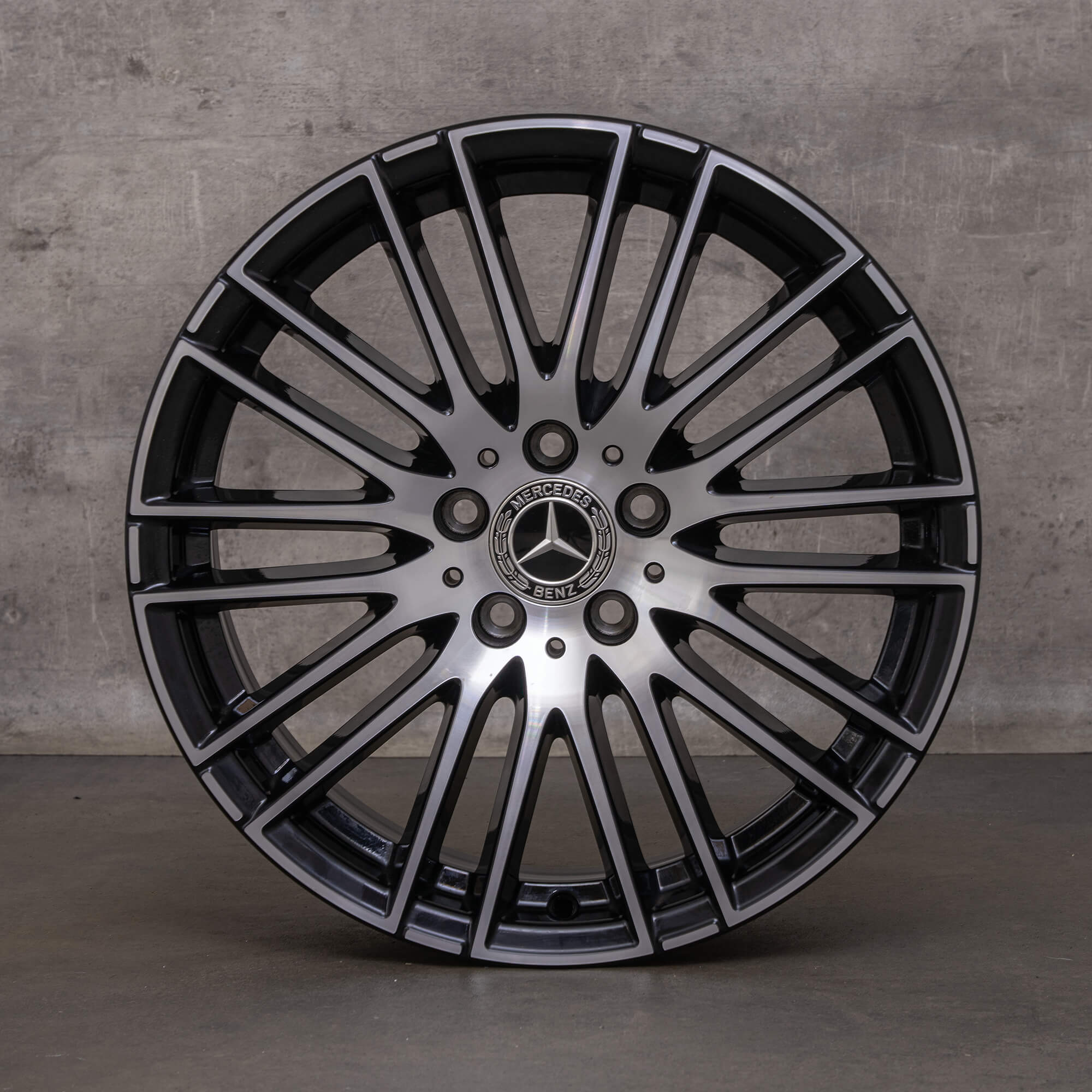 Originele Mercedes Benz C-Klasse velgen 18 inch W206 S206 A2064014900 zwart gepolijst