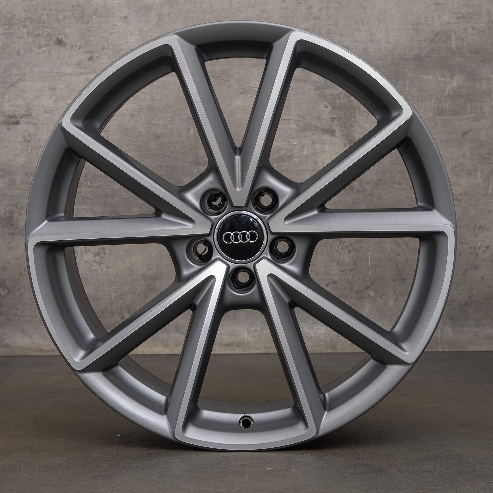 Originele Audi Q3 RSQ3 8U 20 inch velgen 8U0601025AK titanium mat gepolijst