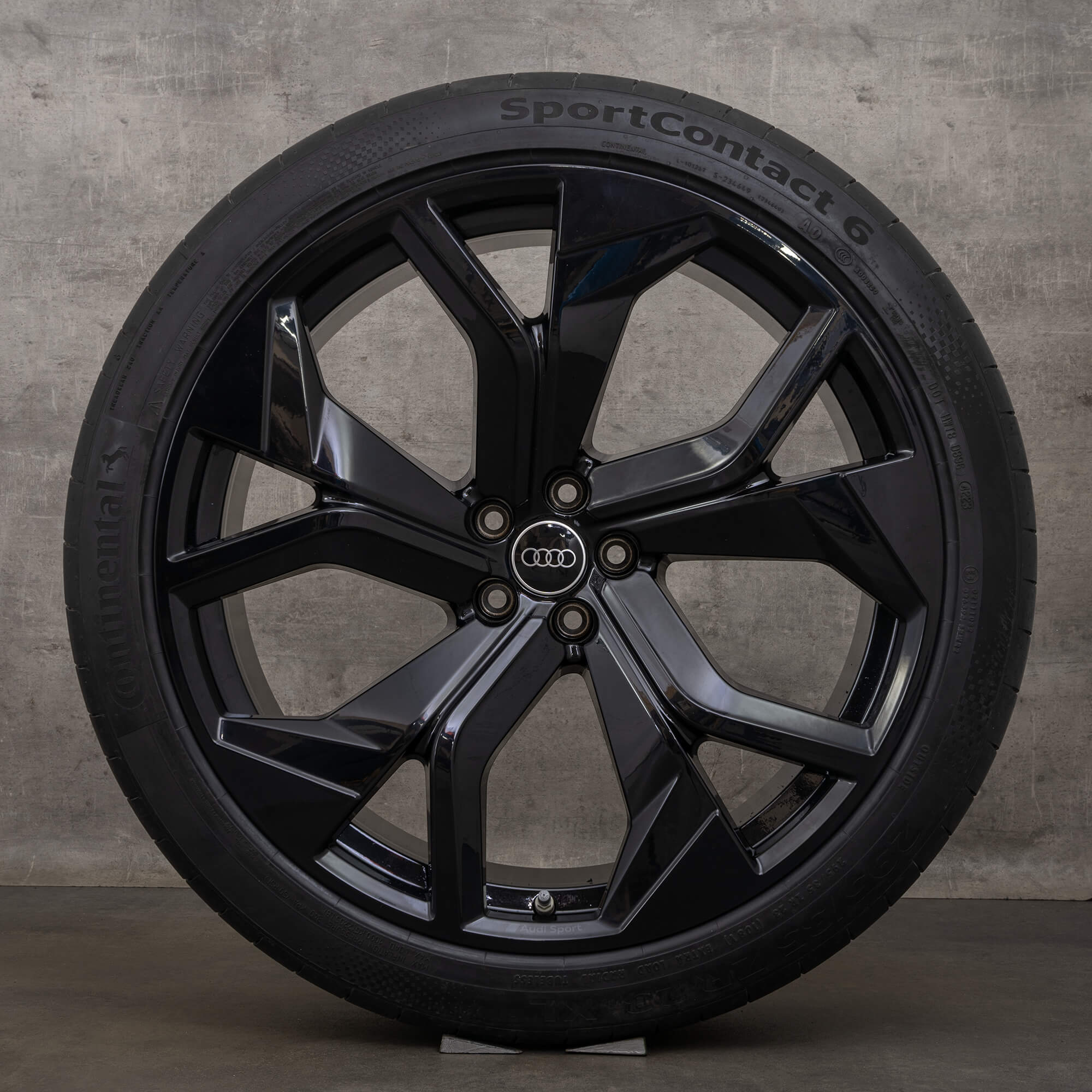 OEM Audi RS Q8 4M8 23 inch summer tires rims 4M8601025DC black