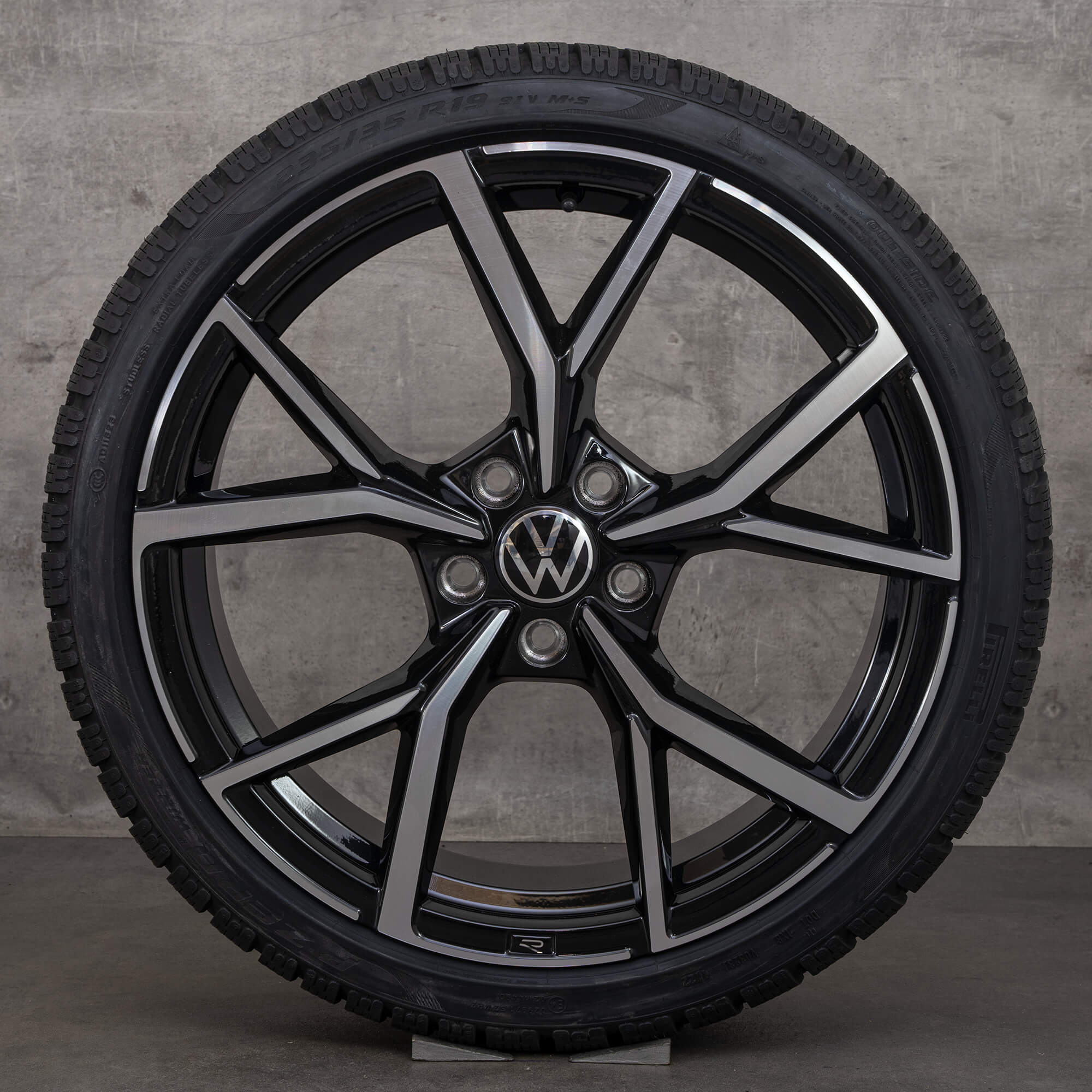 VW 19 inch winter wheels Golf 8 Estoril tires rims 5H0601025S NEW