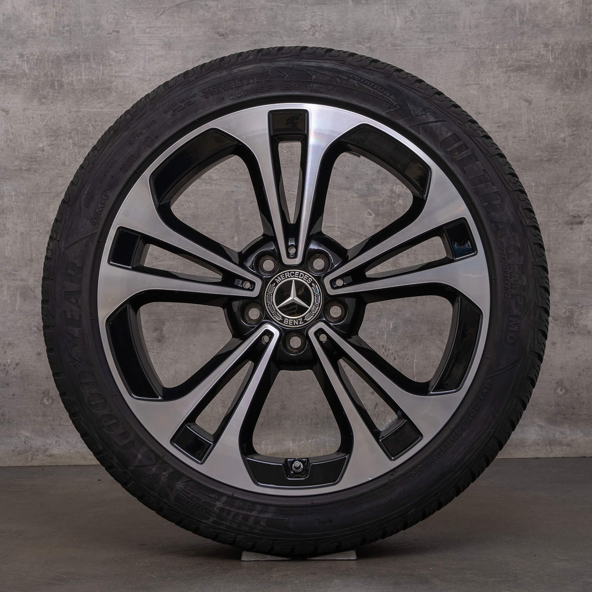 Originele Mercedes Benz C-Klasse winterwielen 18 inch W206 S206 velgen A2064016200 zwart gepolijst