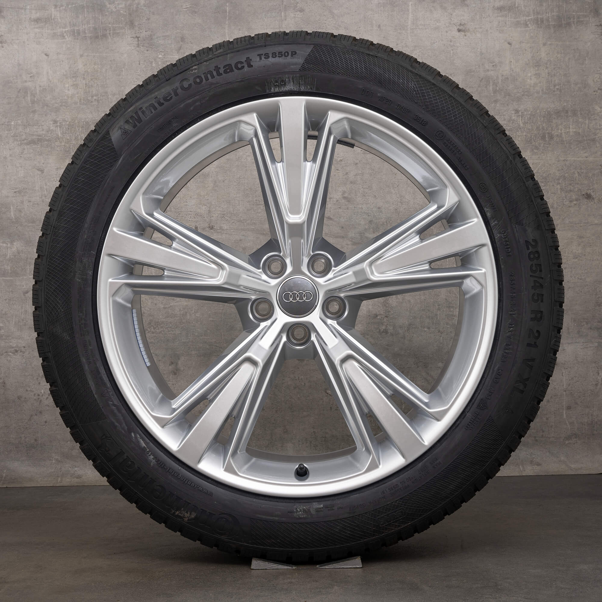 Audi Q8 SQ8 winter OEM wheels tires 21 inch rims 4M8601025H