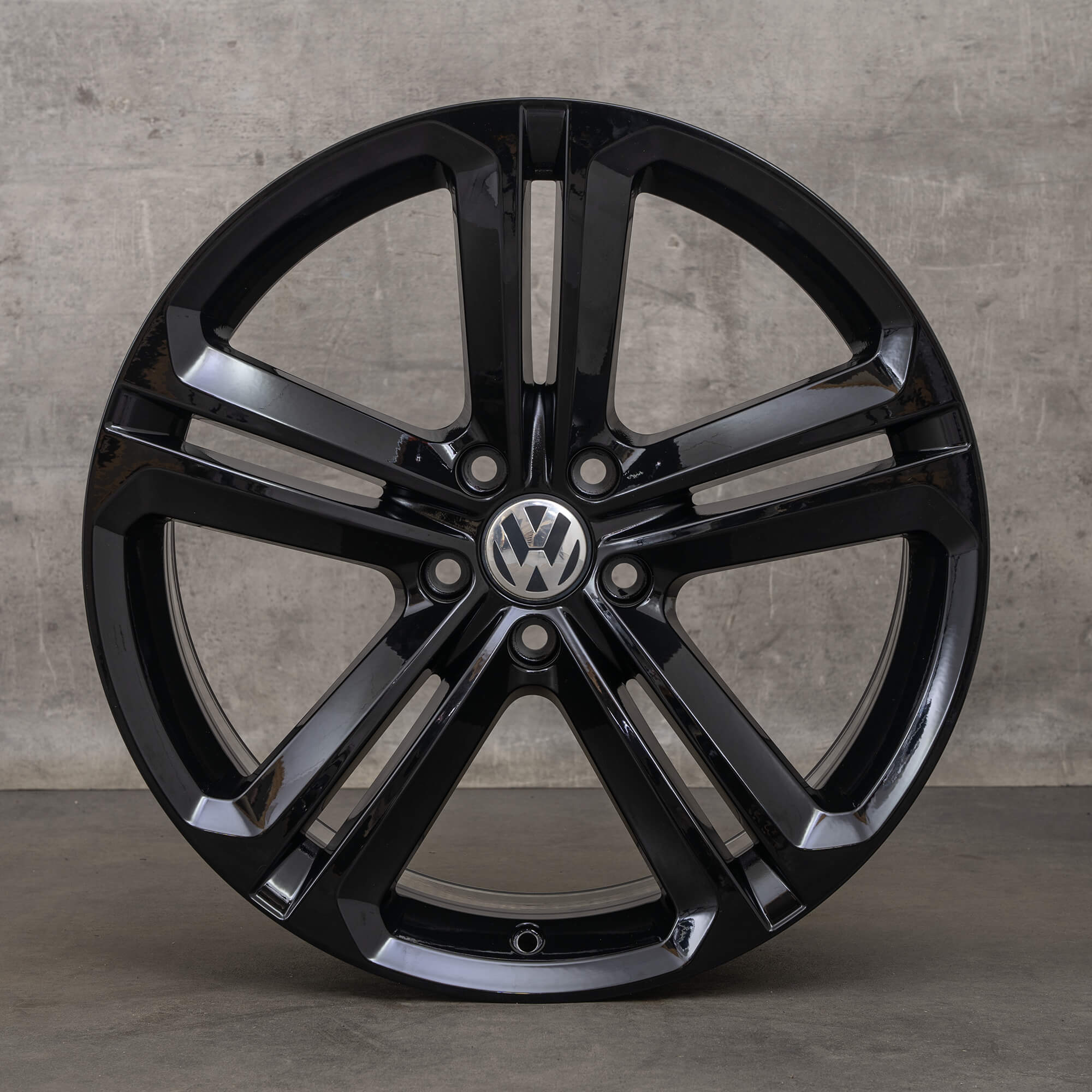 VW Tiguan 5N 19 inch rims Mallory 5N0601025T black