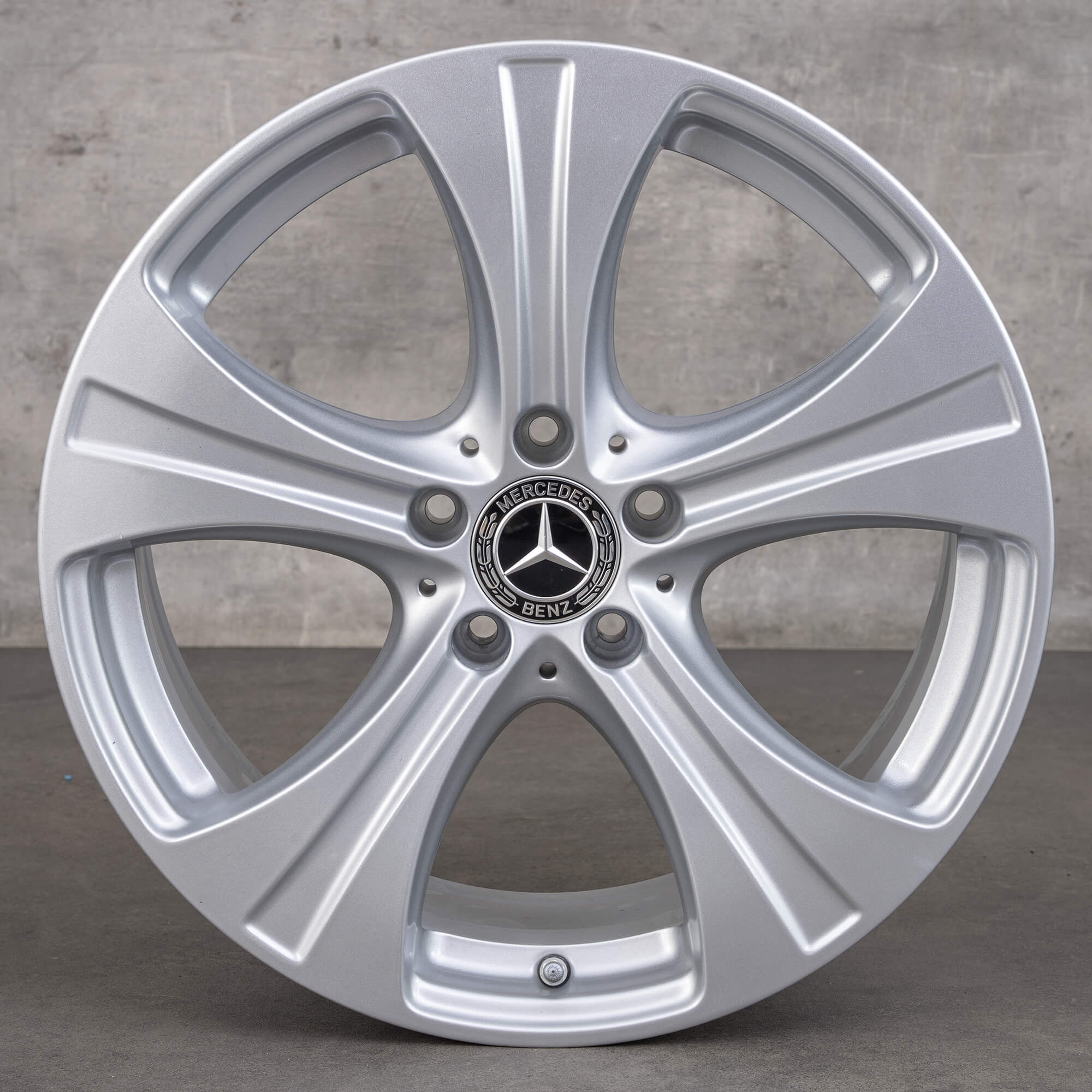 1x Mercedes Benz 18 inch rim GLC X253 C253 W253 alloy A2534010800