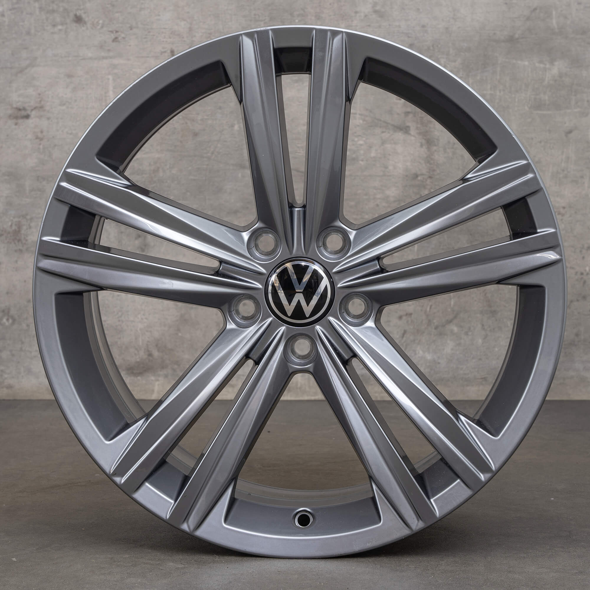 VW Arteon Passat Alltrack 3G Llantas de 18 pulgadas Sebring gris tremolita