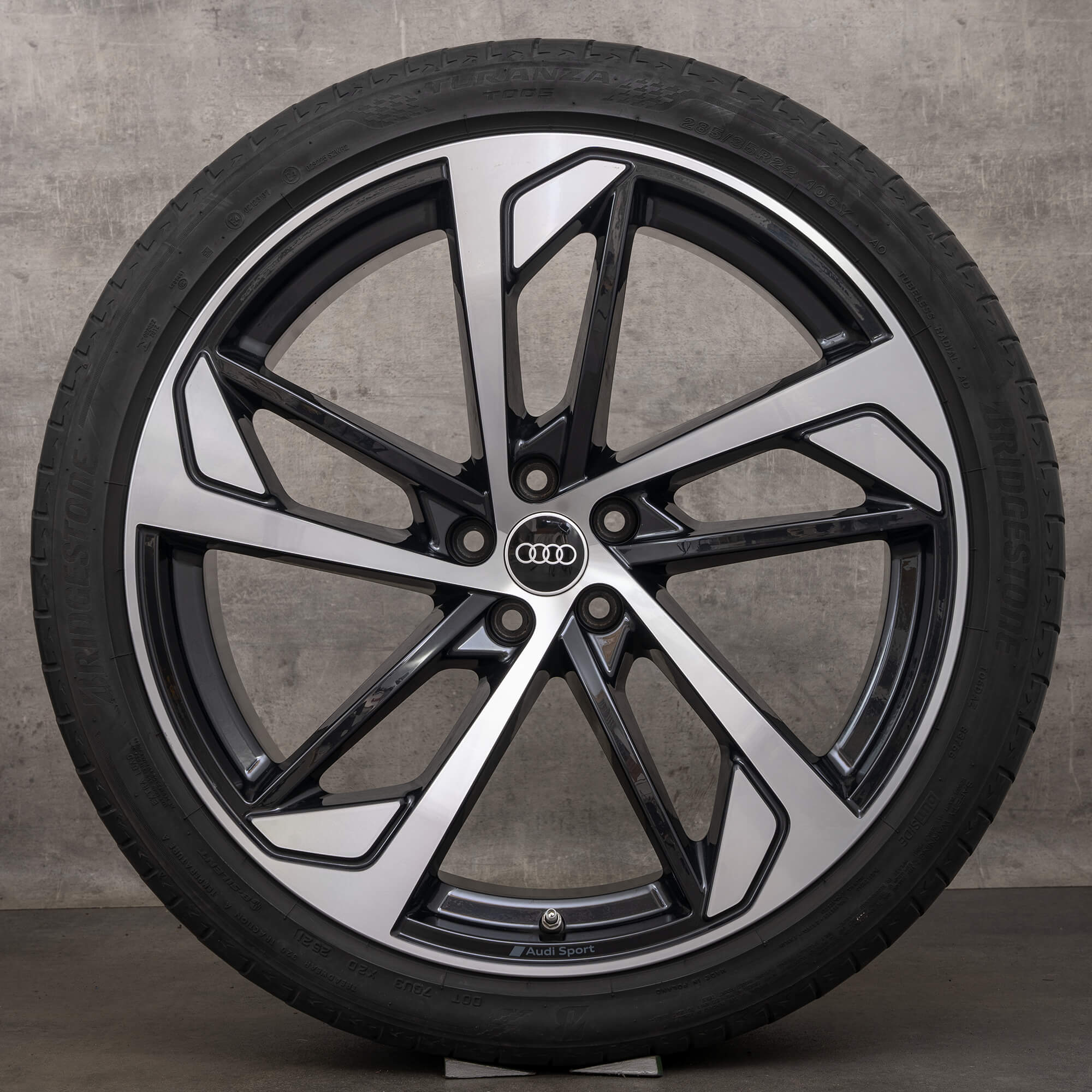 Audi Q7 SQ7 4M summer tires 22 inch rims wheels trapezoid 4M0601025CN