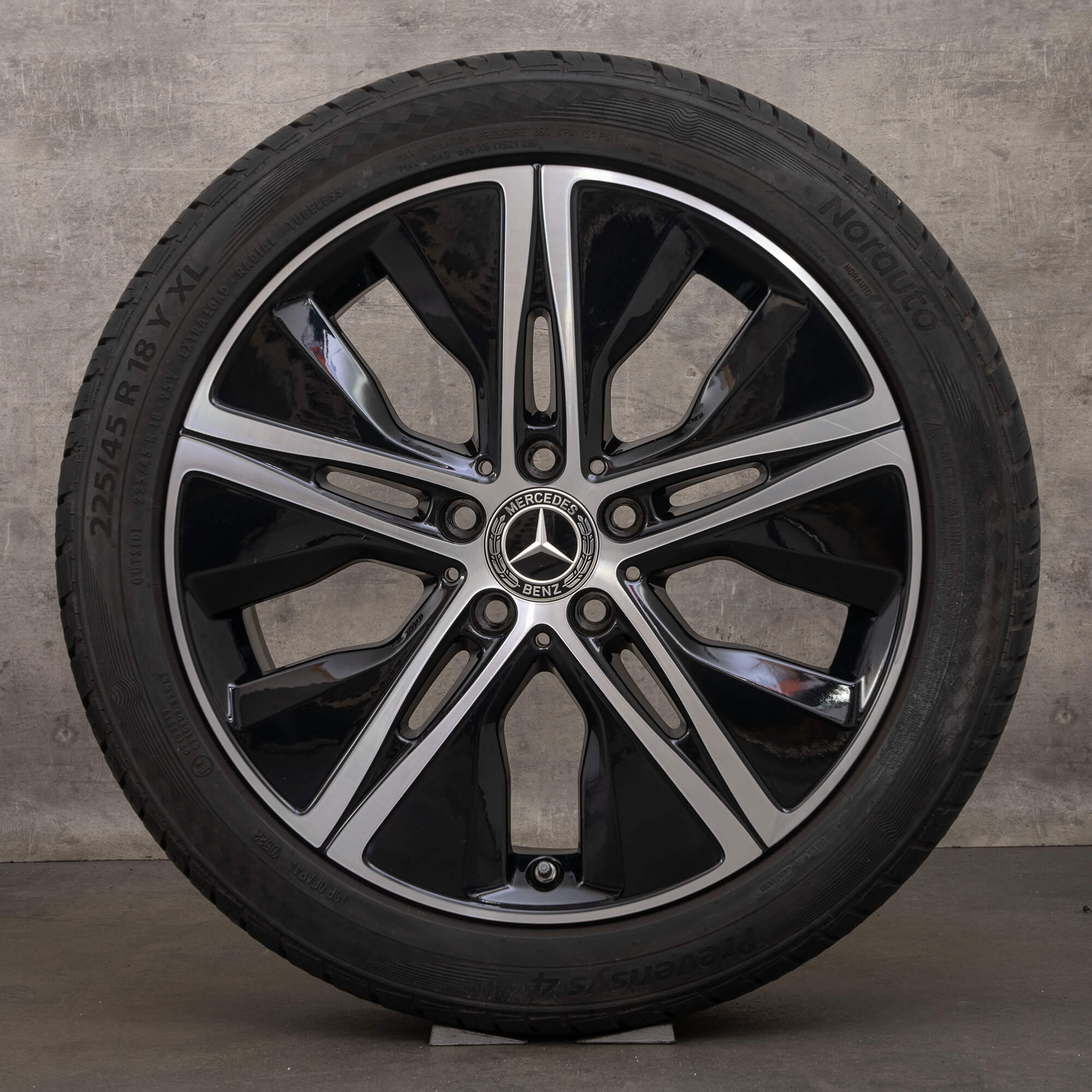 Originele Mercedes W177 W247 CLA W118 18 inch velgen zomerbanden A1774010500