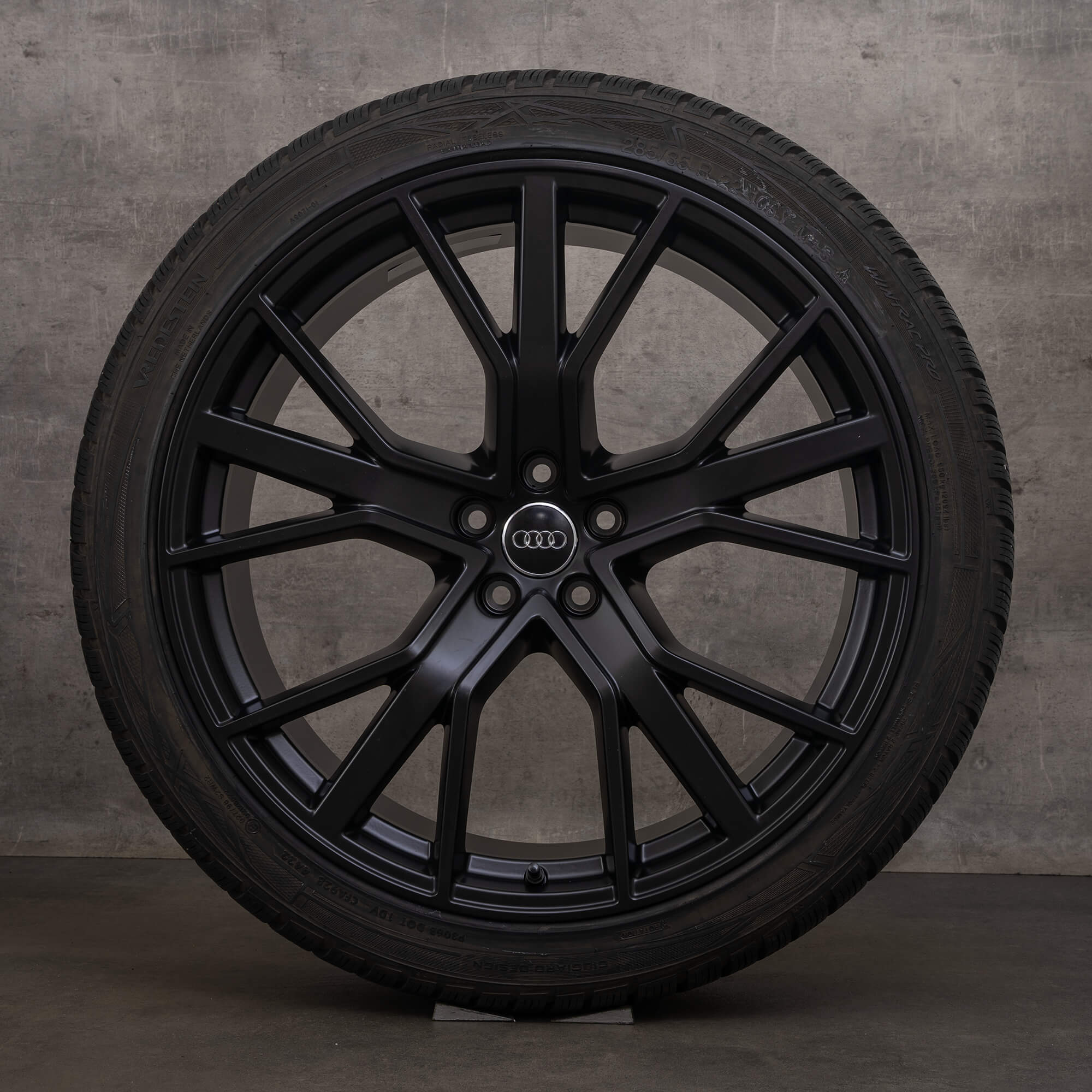 OEM Audi Q7 SQ7 rims 22 inch 4M winter tires 4M0601025CS black matt wheels