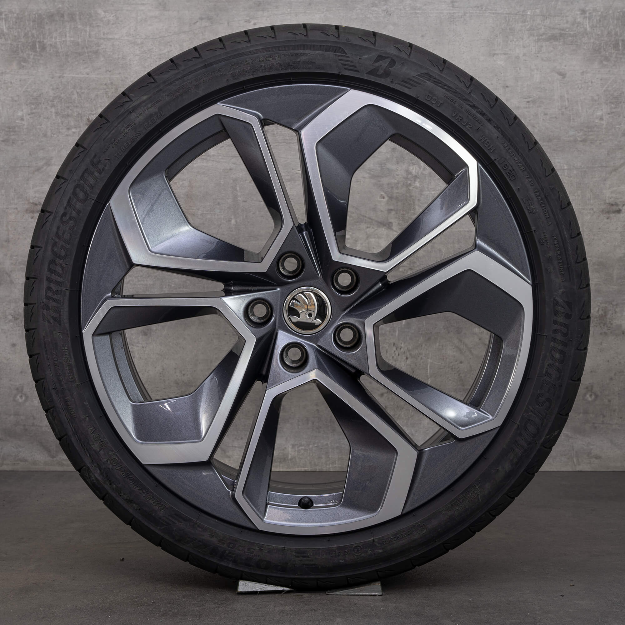 Skoda Octavia IV 19 inch velgen Altair zomerbanden zomervelgen 5E3601025S