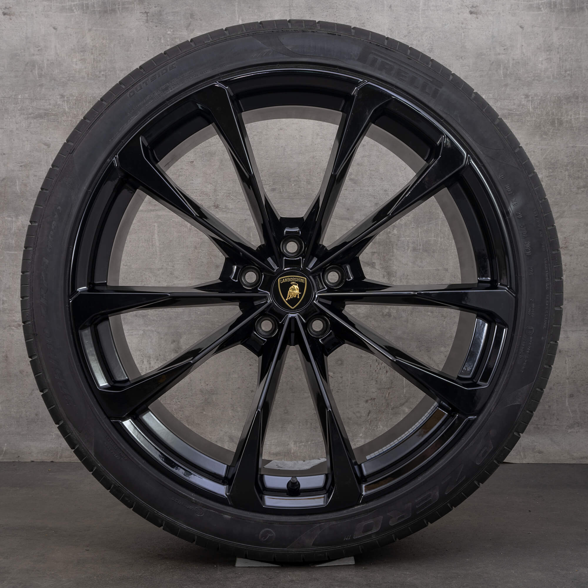 Lamborghini Urus 23 inch jante anvelope vara roti aluminiu