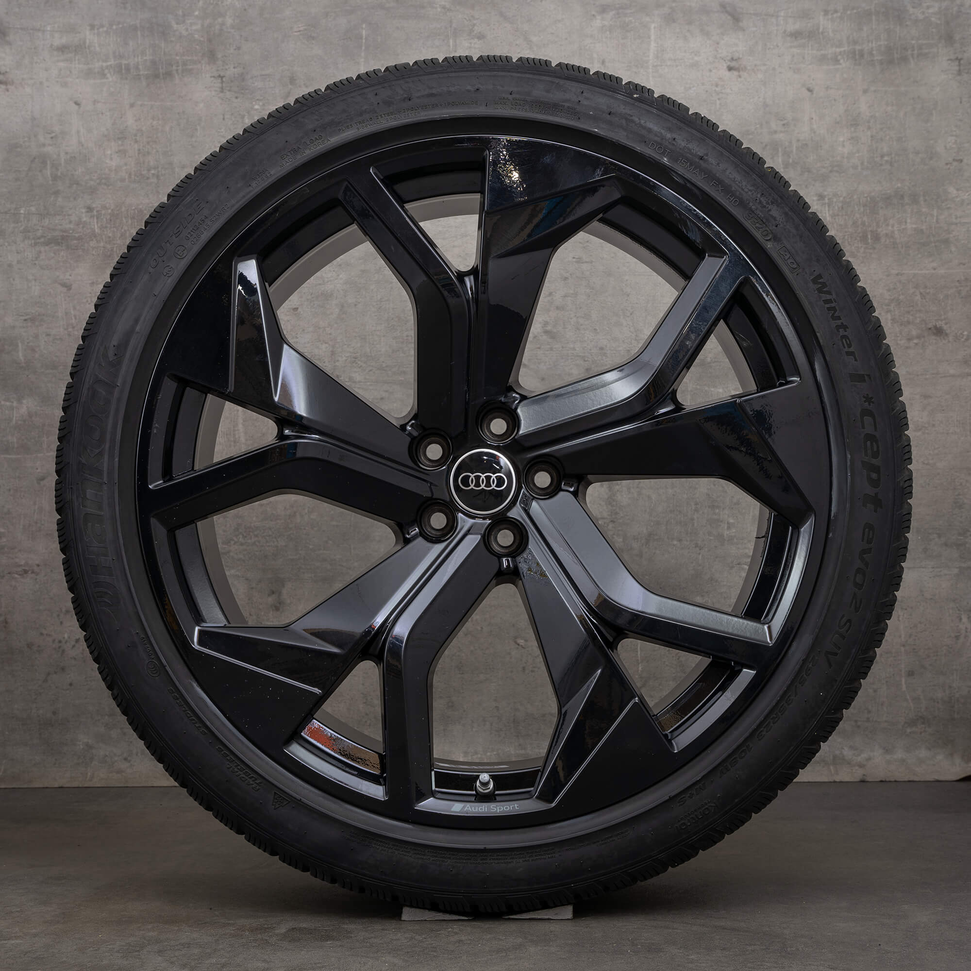 Audi RS Q8 4M8 winterwielen 23 inch velgen winterbanden 4M8601025AP zwart